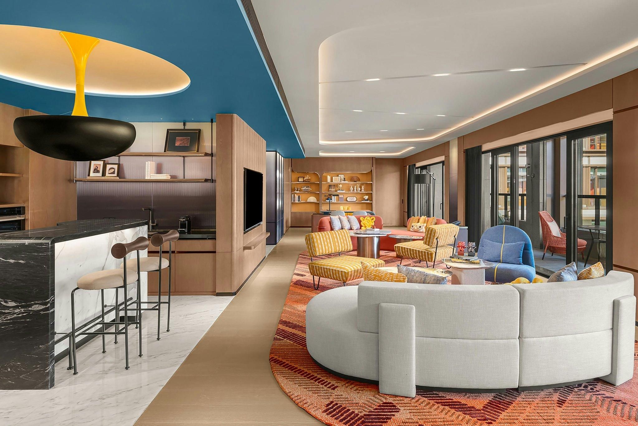 Presidential Suite, 1 King, Garden view, Balcony