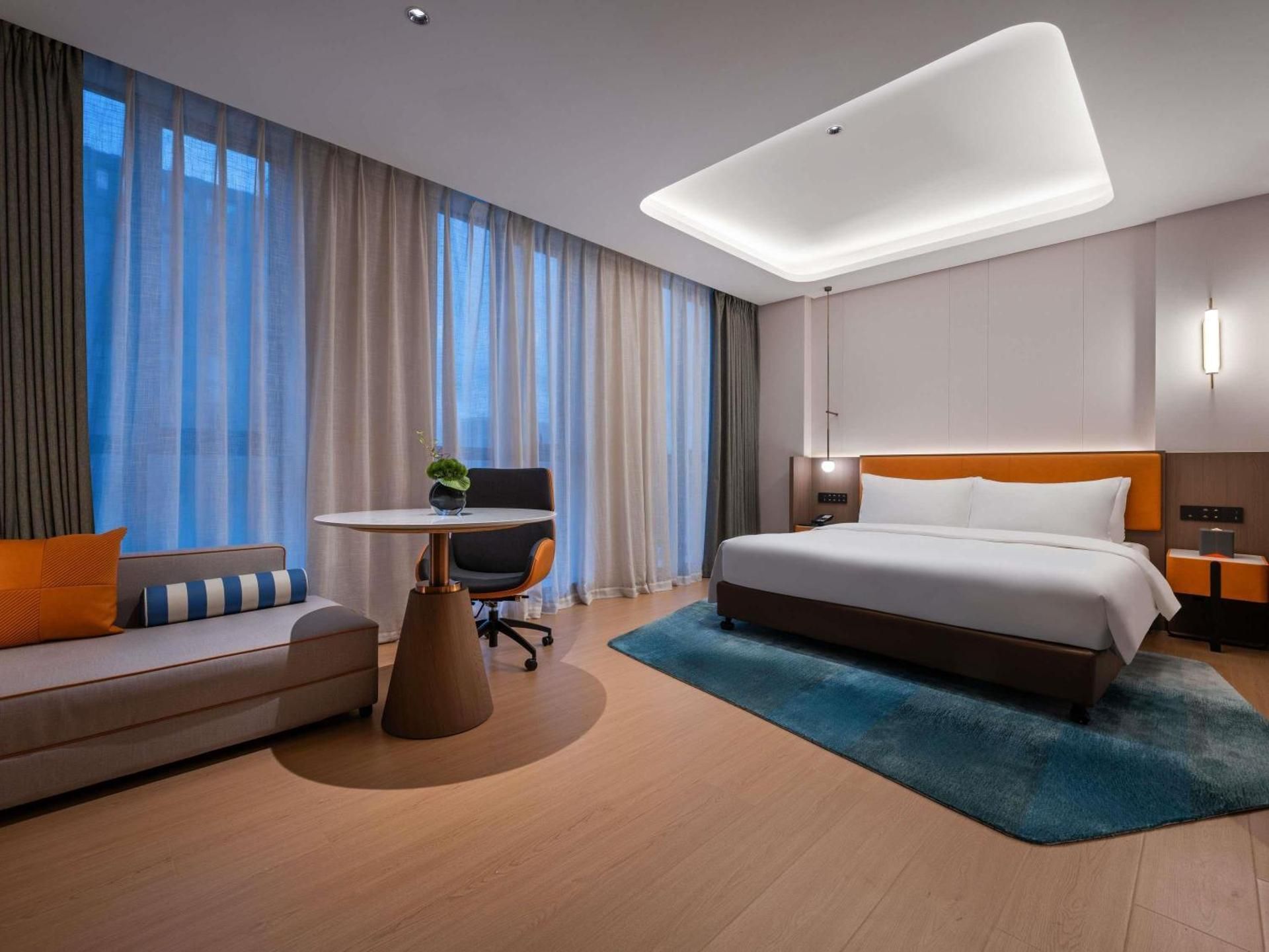 Deluxe Room with One King-size Bed