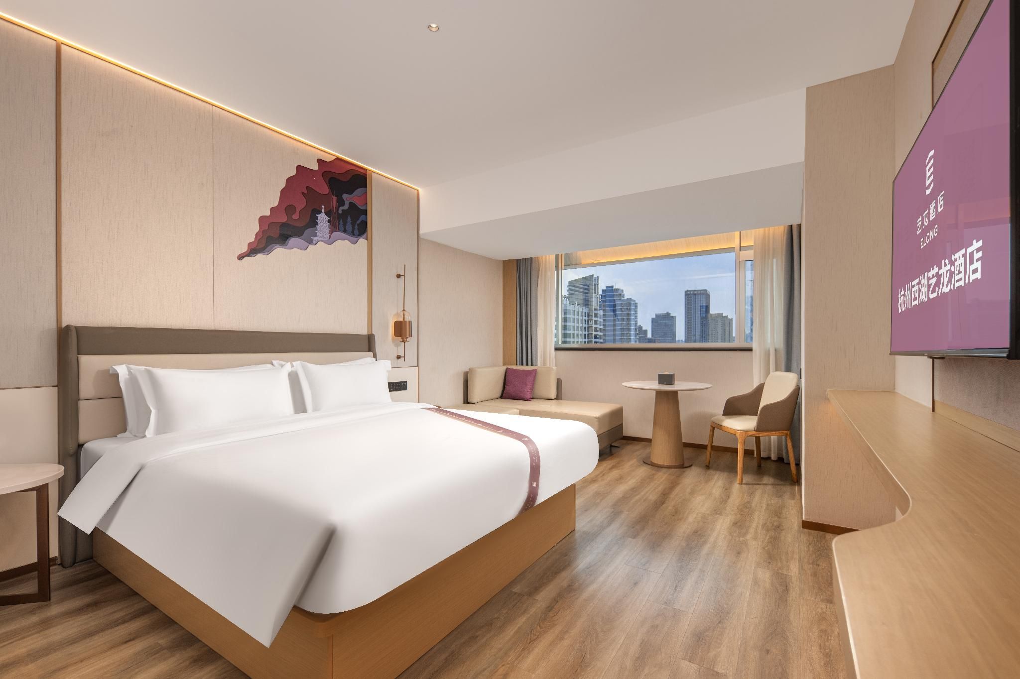 Queen Superior Room