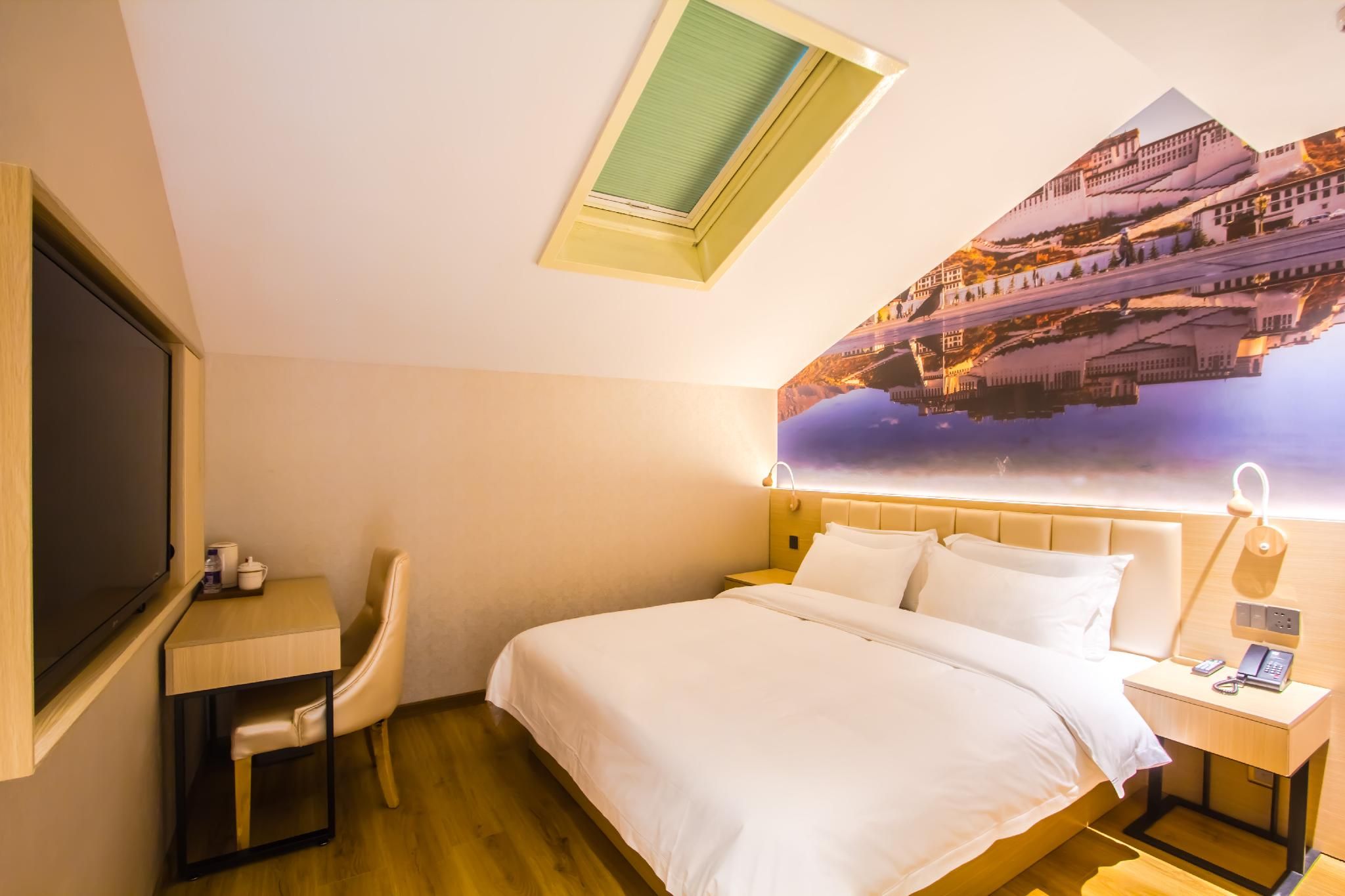 Huazhu - Suite With Twin Bed