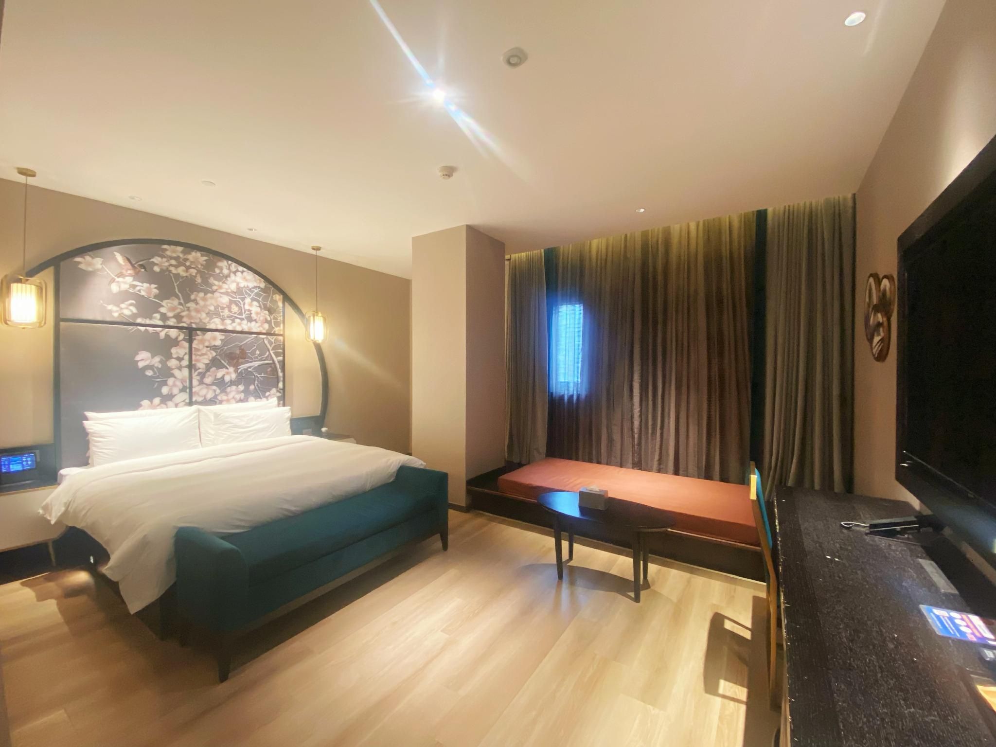 Hotel Queen Room