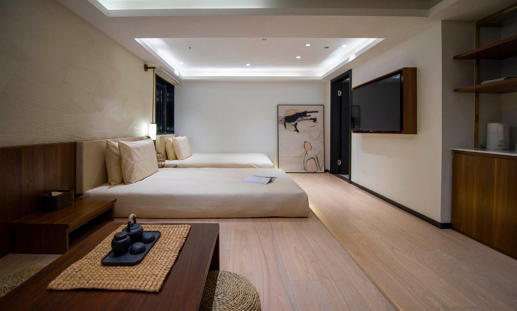 Guest Room - Twin Beds