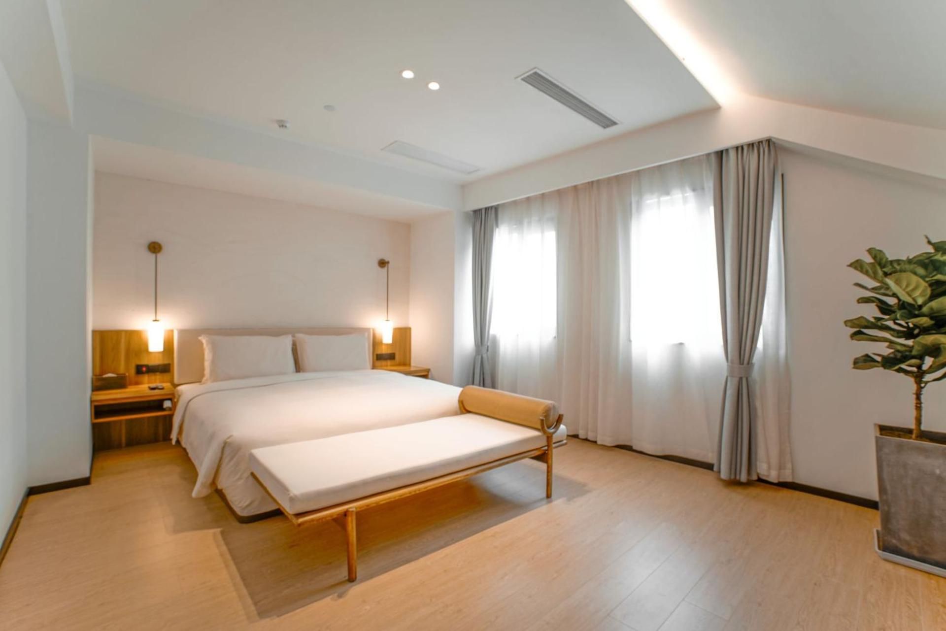 Deluxe Family Suite