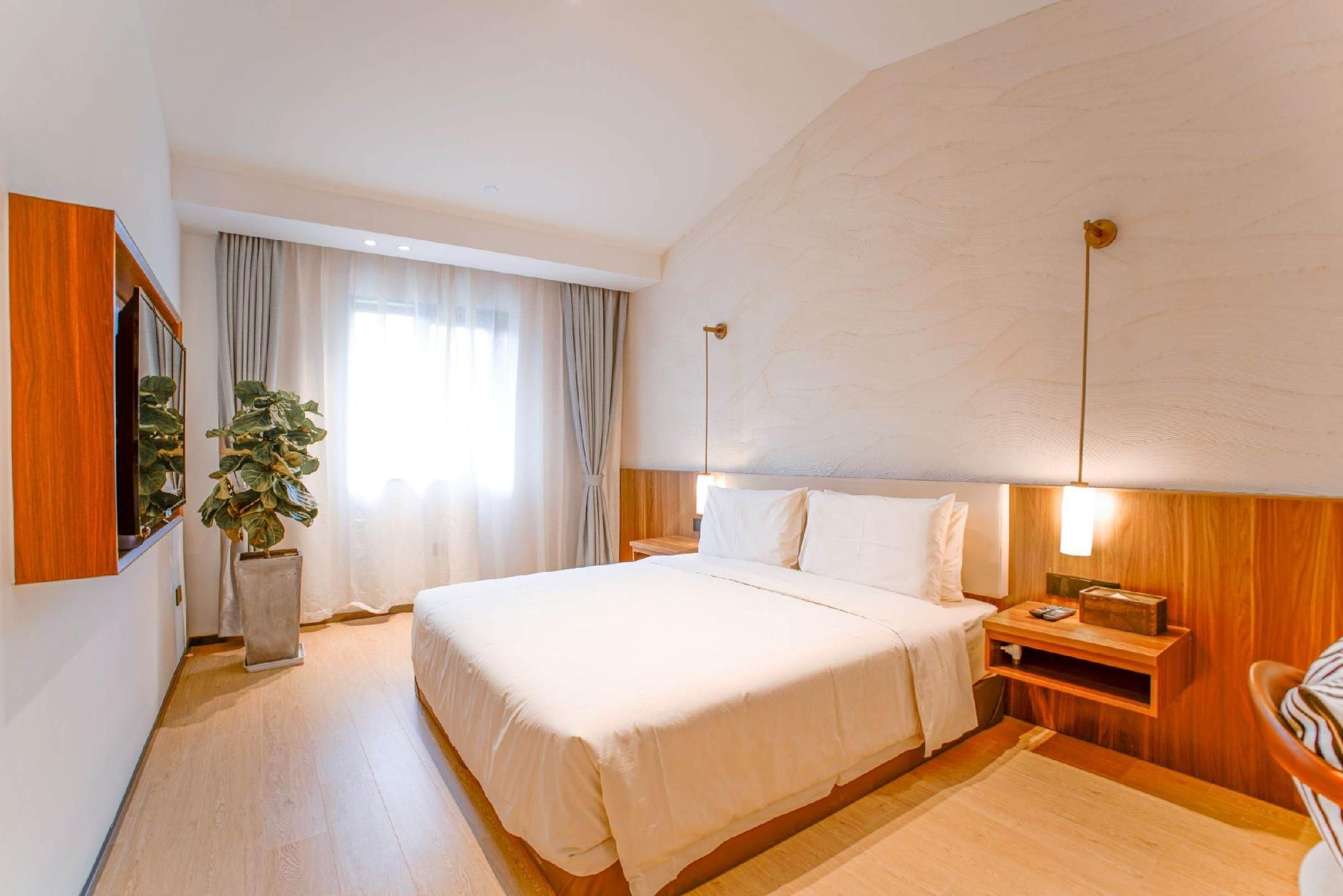 GTR - Guest Room with One 1.8M Bed