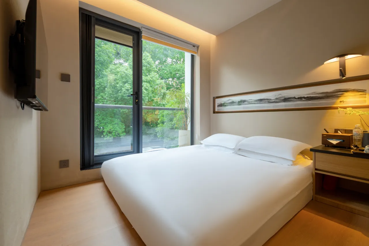 Big Room