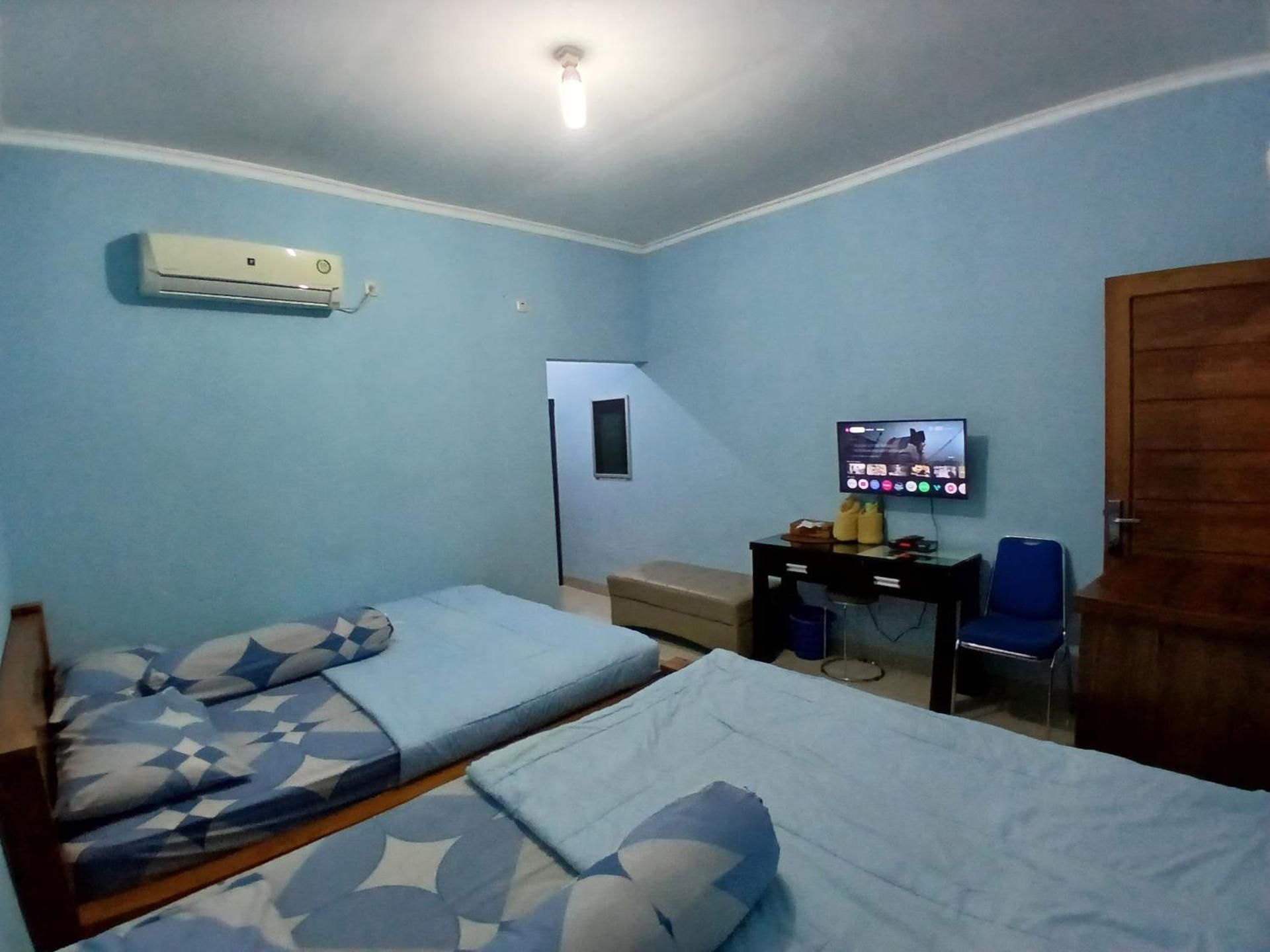 Deluxe Double Room (2 Adults + 1 Child)