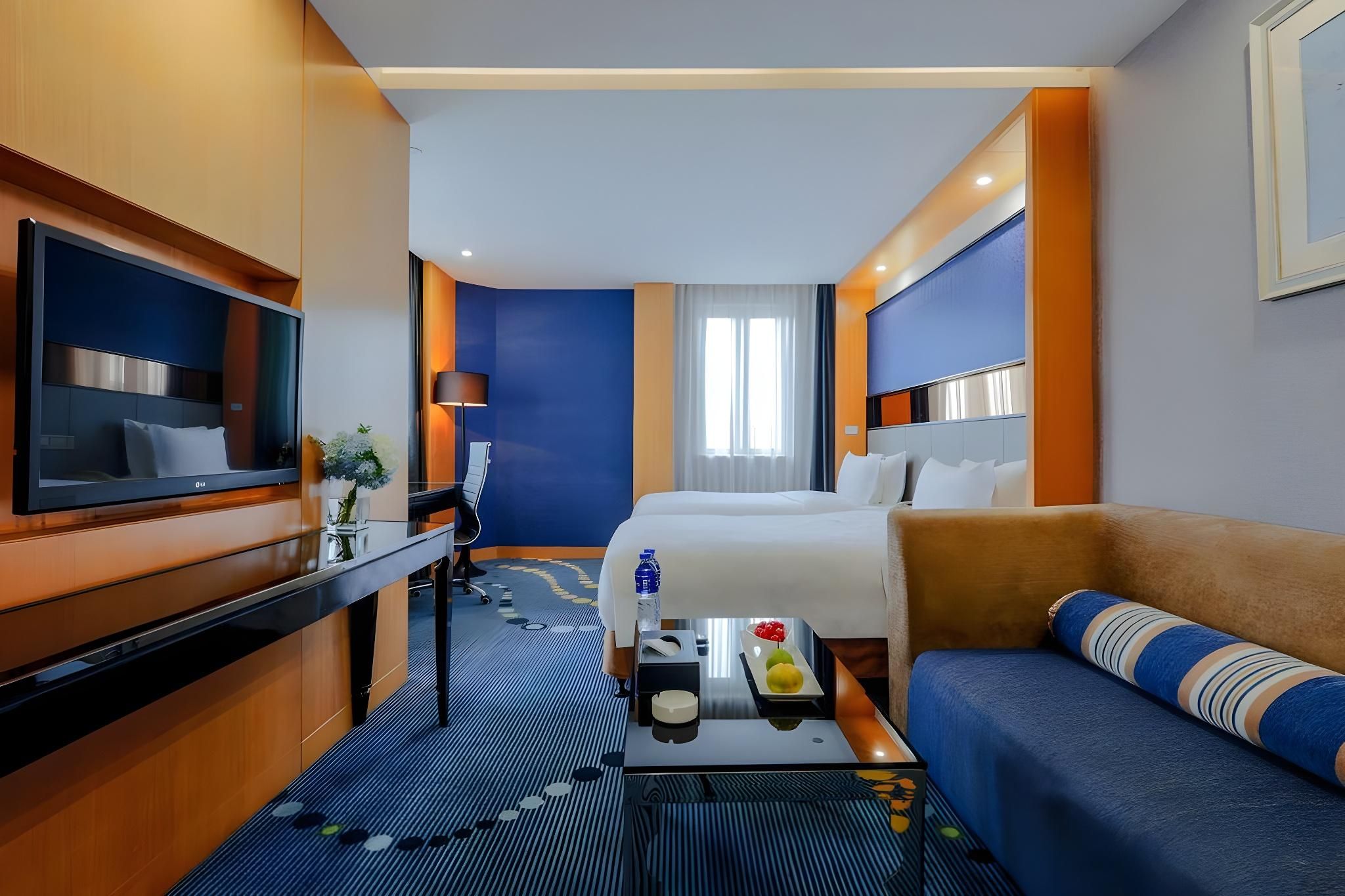 Deluxe Twin Room (with King Koil Mattress And Down Feather Sleeping Pillow)