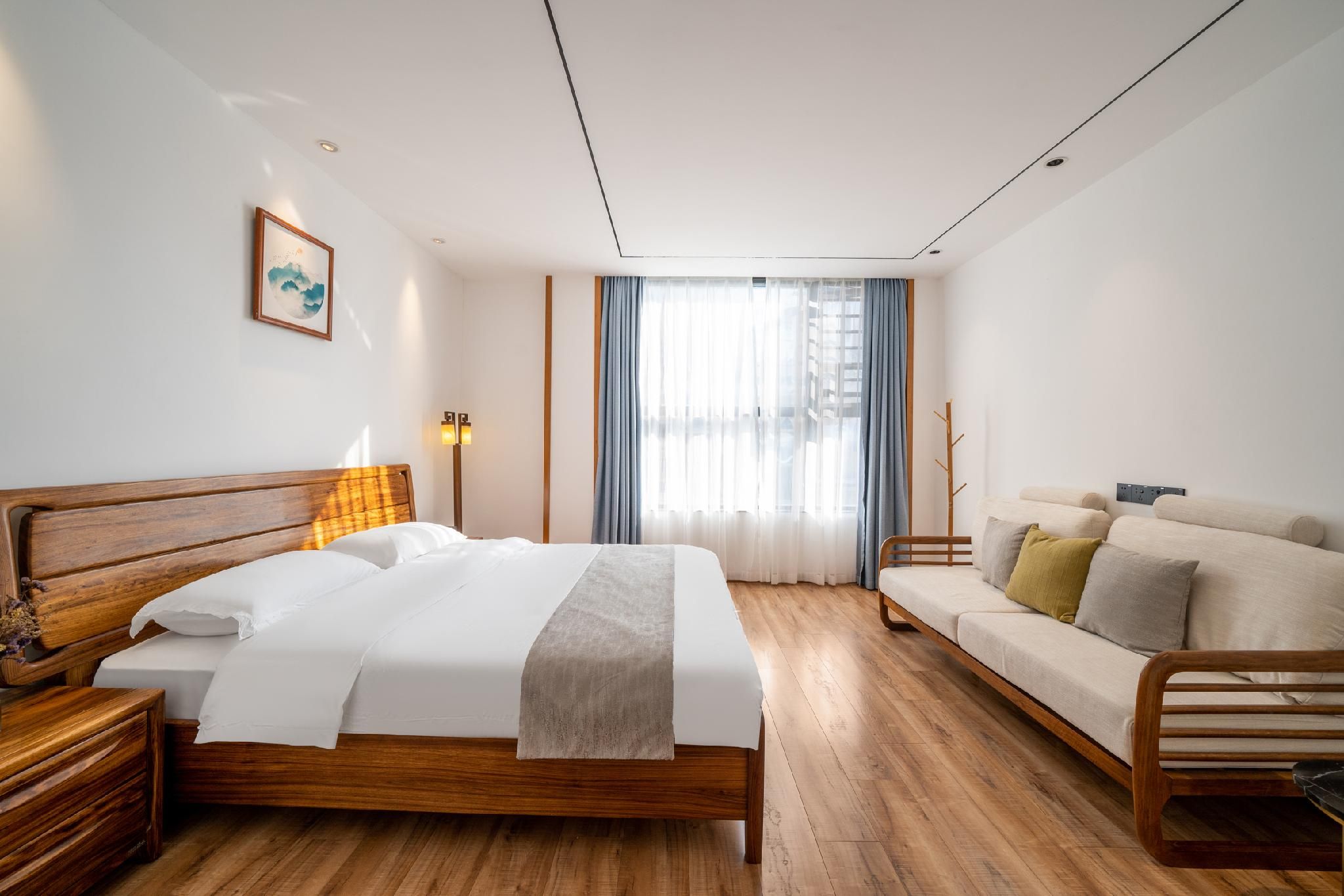 Comfort Queen Room