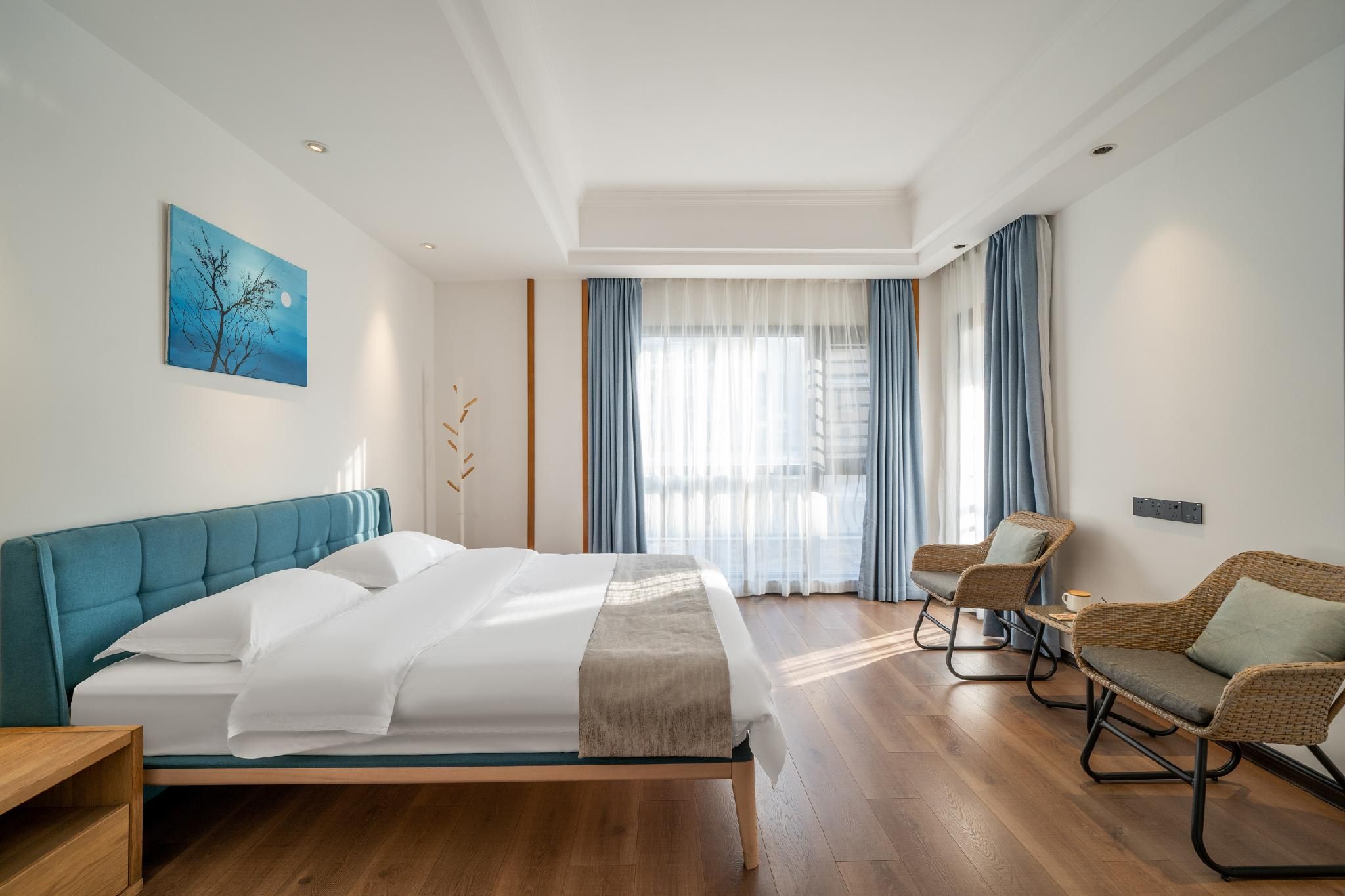 Queen Room with View