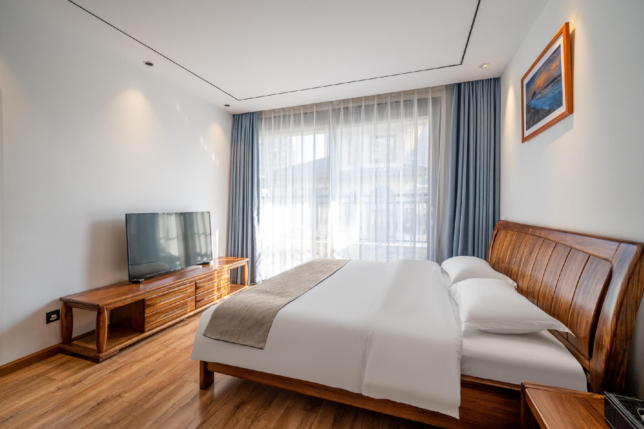 Premier Queen Room with Balcony