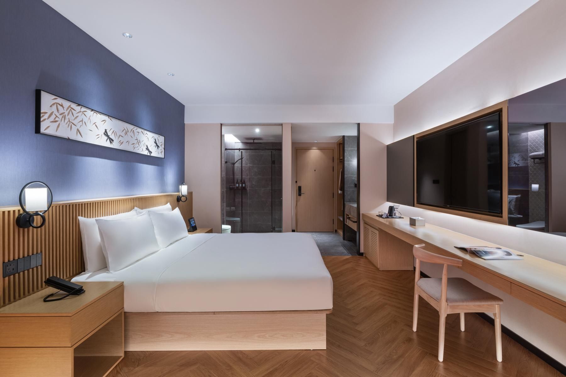 Deluxe Room Queen