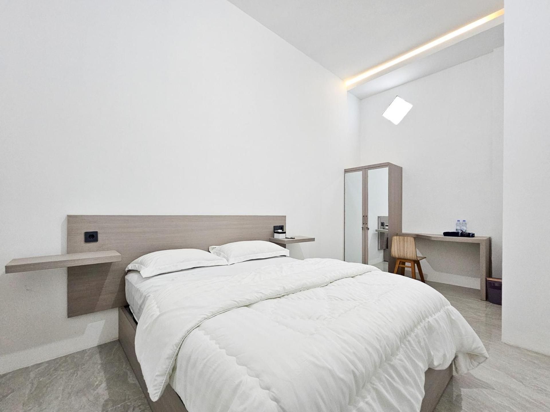 Dhoriz Homestay Syariah RedPartner @ Kampung Inggris Pare Deluxe Double Room 3