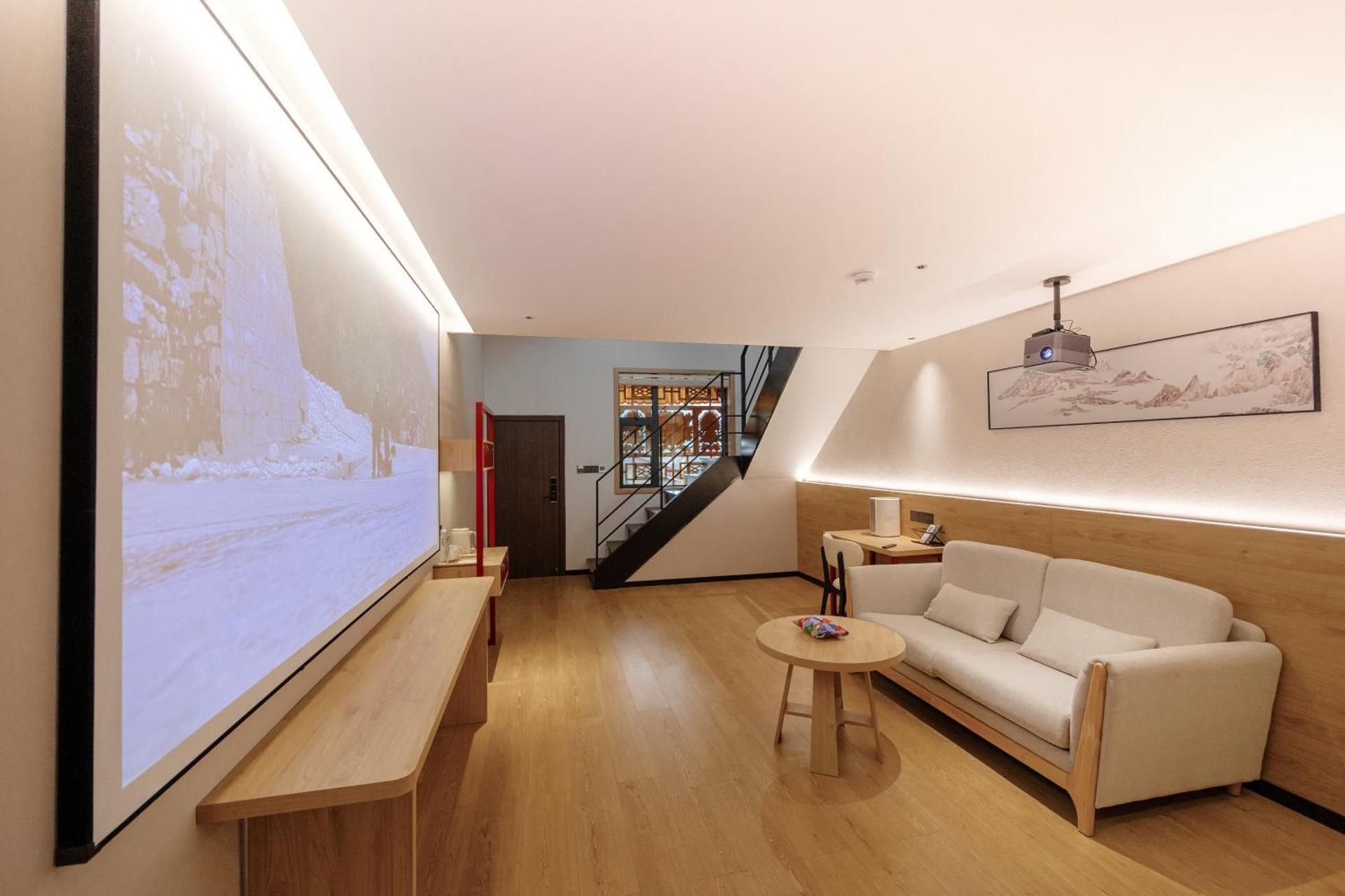 Jiuzhaigou Jijian Nanshan Boutique B&B Deluxe Double Room (2 Adults + 1 Child) 2