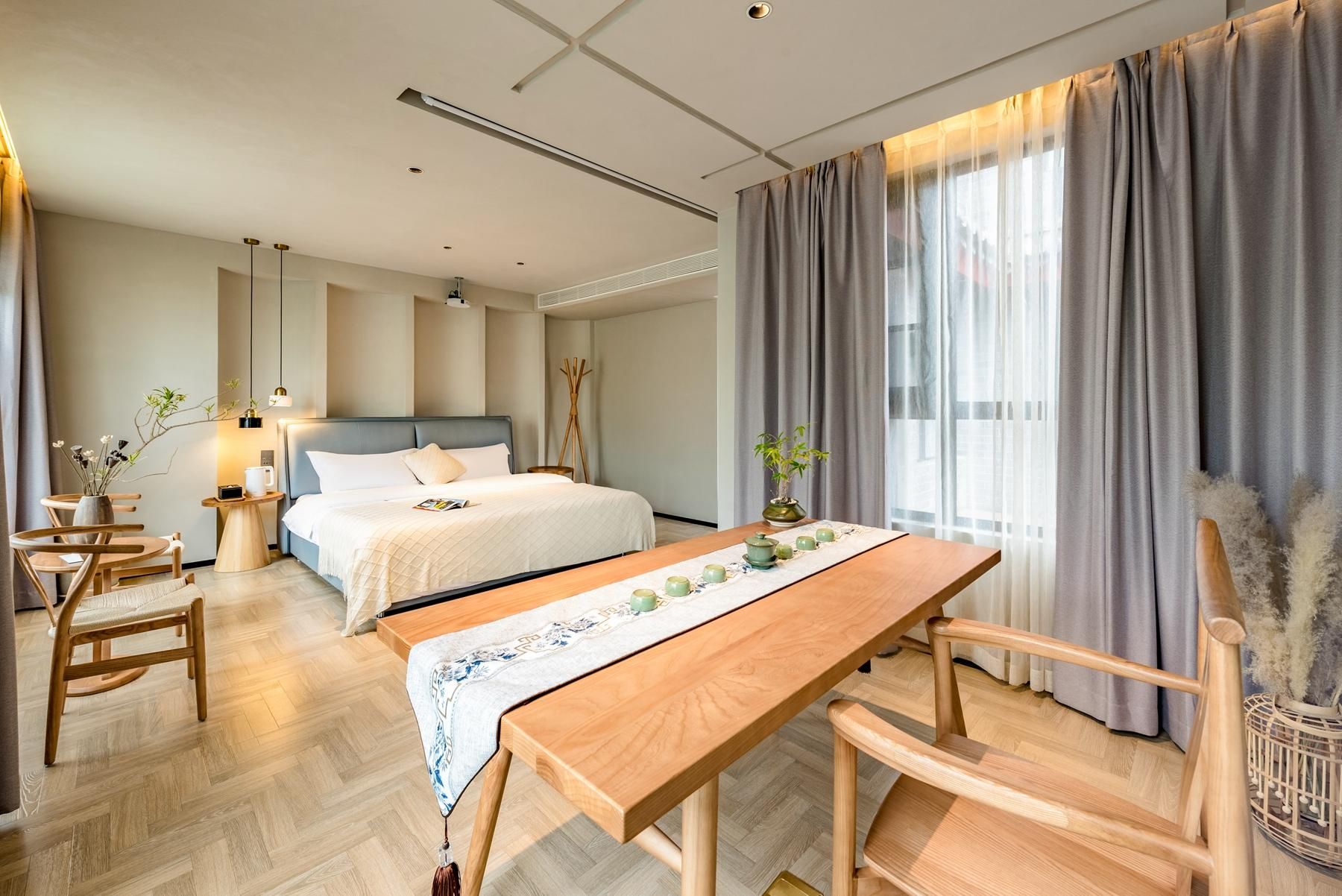 Premier Queen Room with Balcony