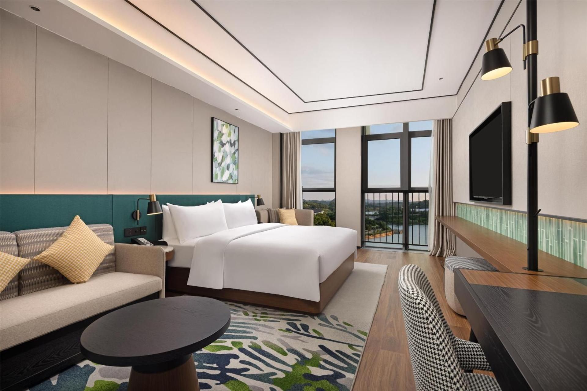 Deluxe King Room with Lake View