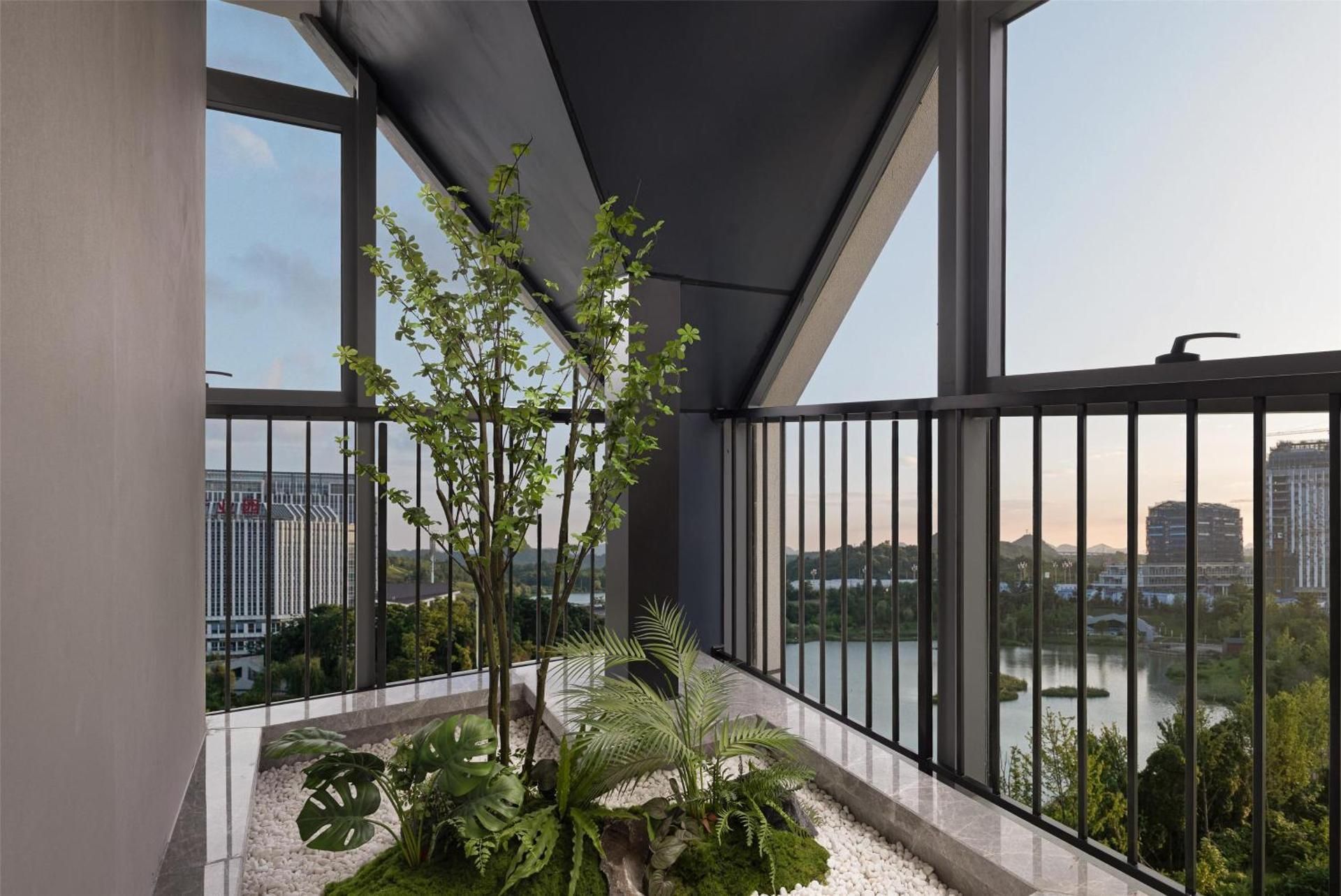 One-Bedroom King Suite with Lake View