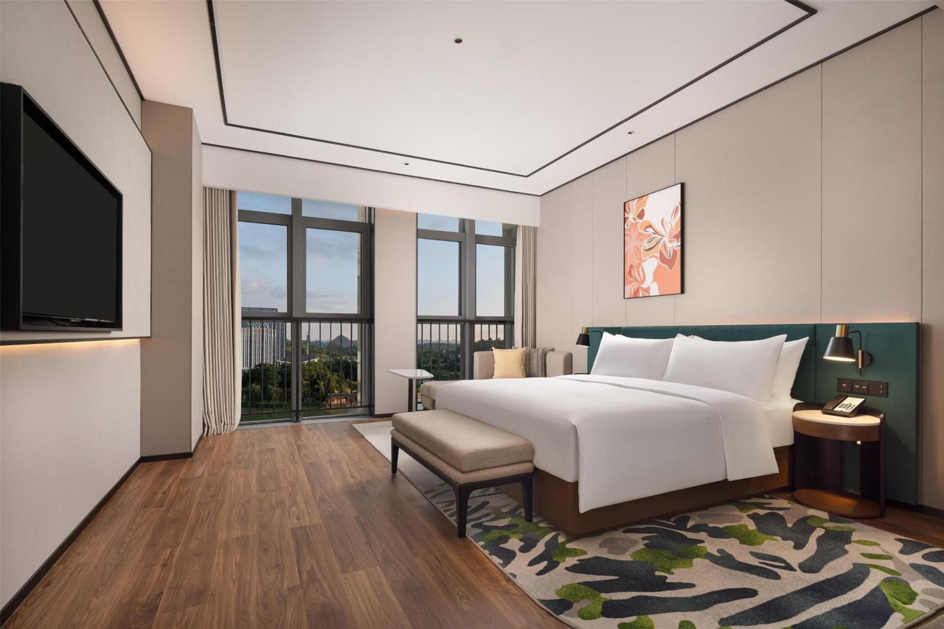 One-Bedroom King Suite with Lake View