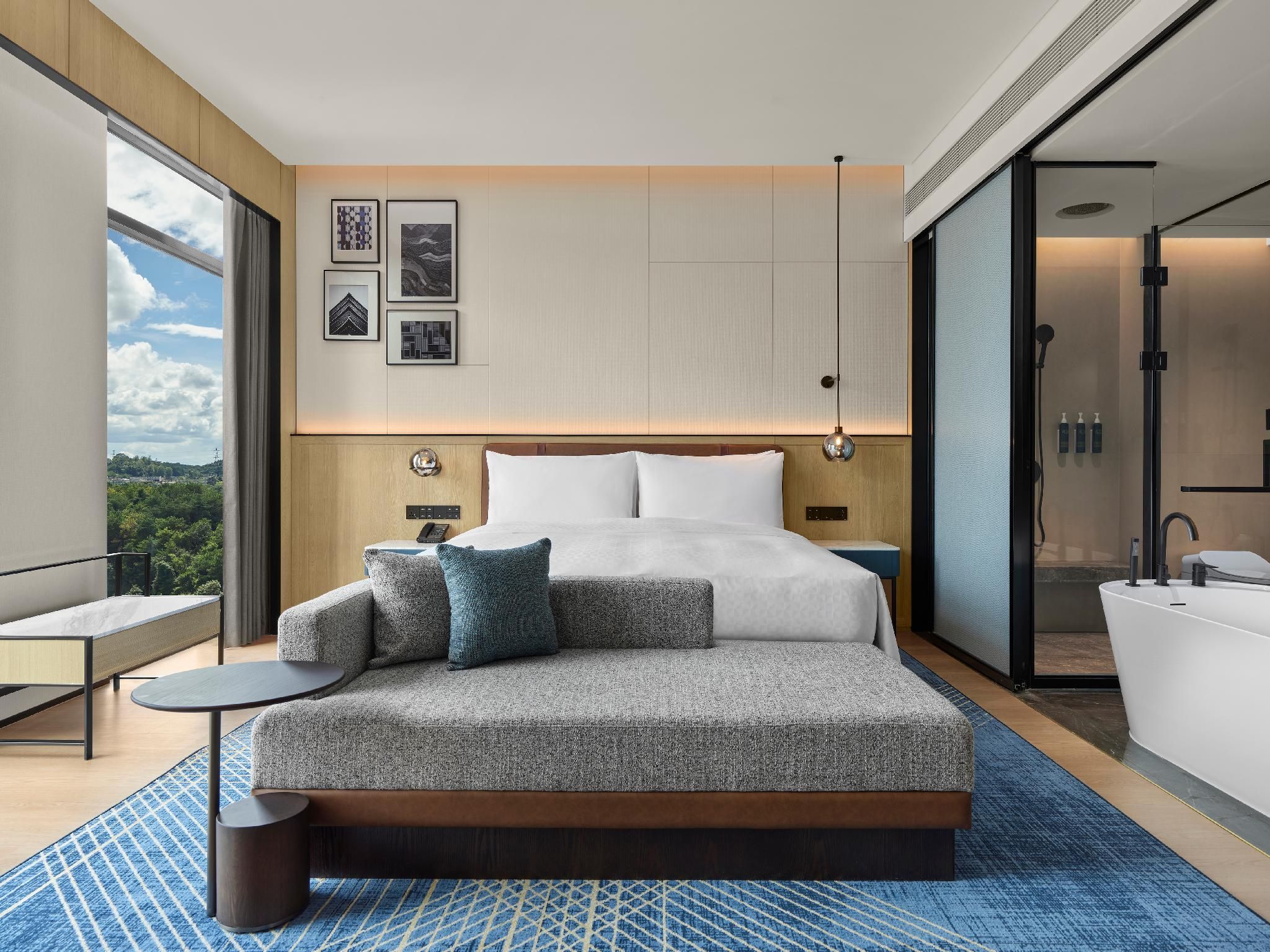 Select King, Guest room, 1 King, City view, High floor