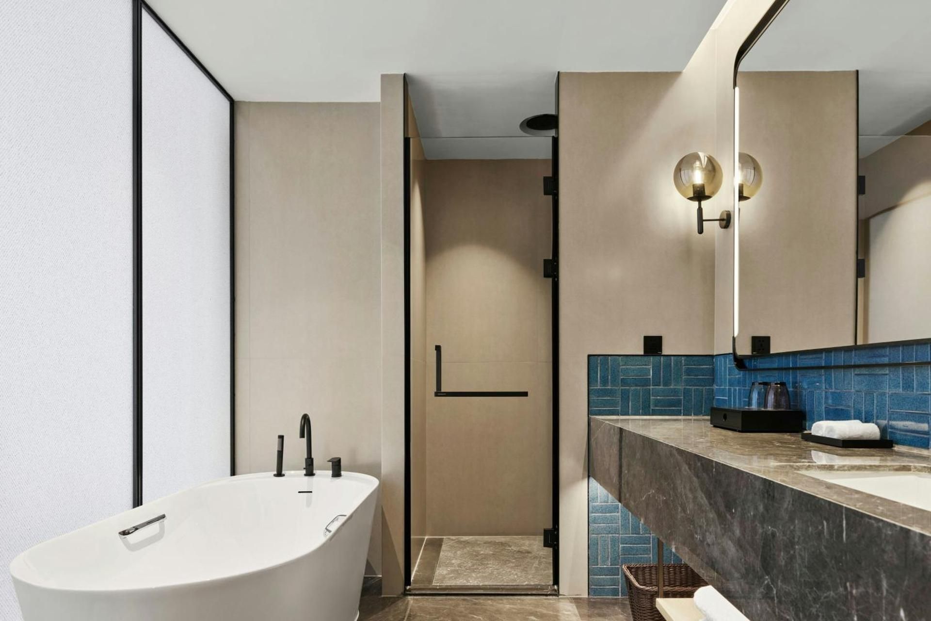 One-Bedroom Premier King Suite with City View