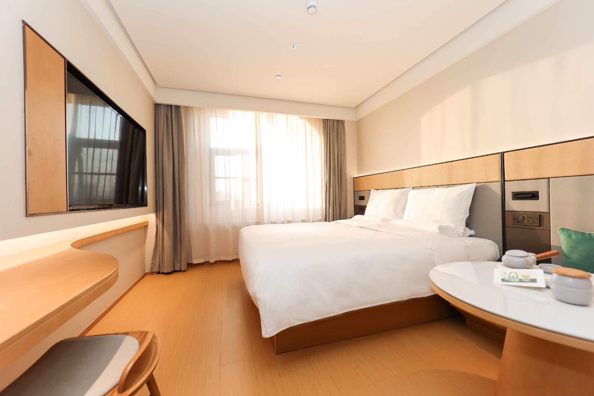 Business Queen Bed Room
