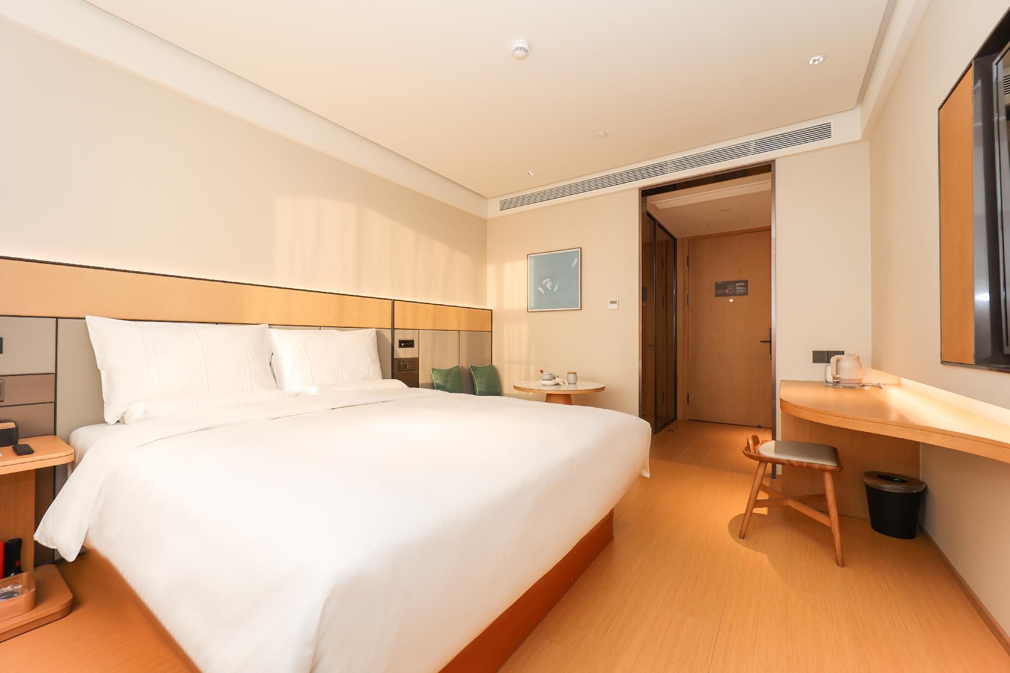 Business Queen Bed Room