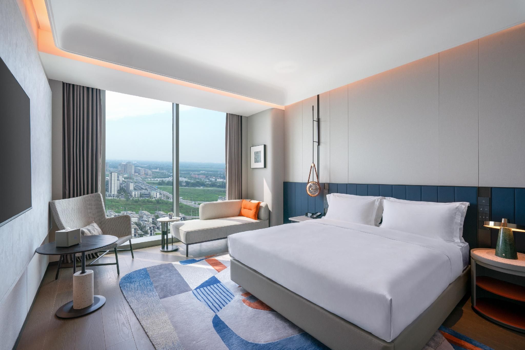 Standard Room with One King-size Bed and City View