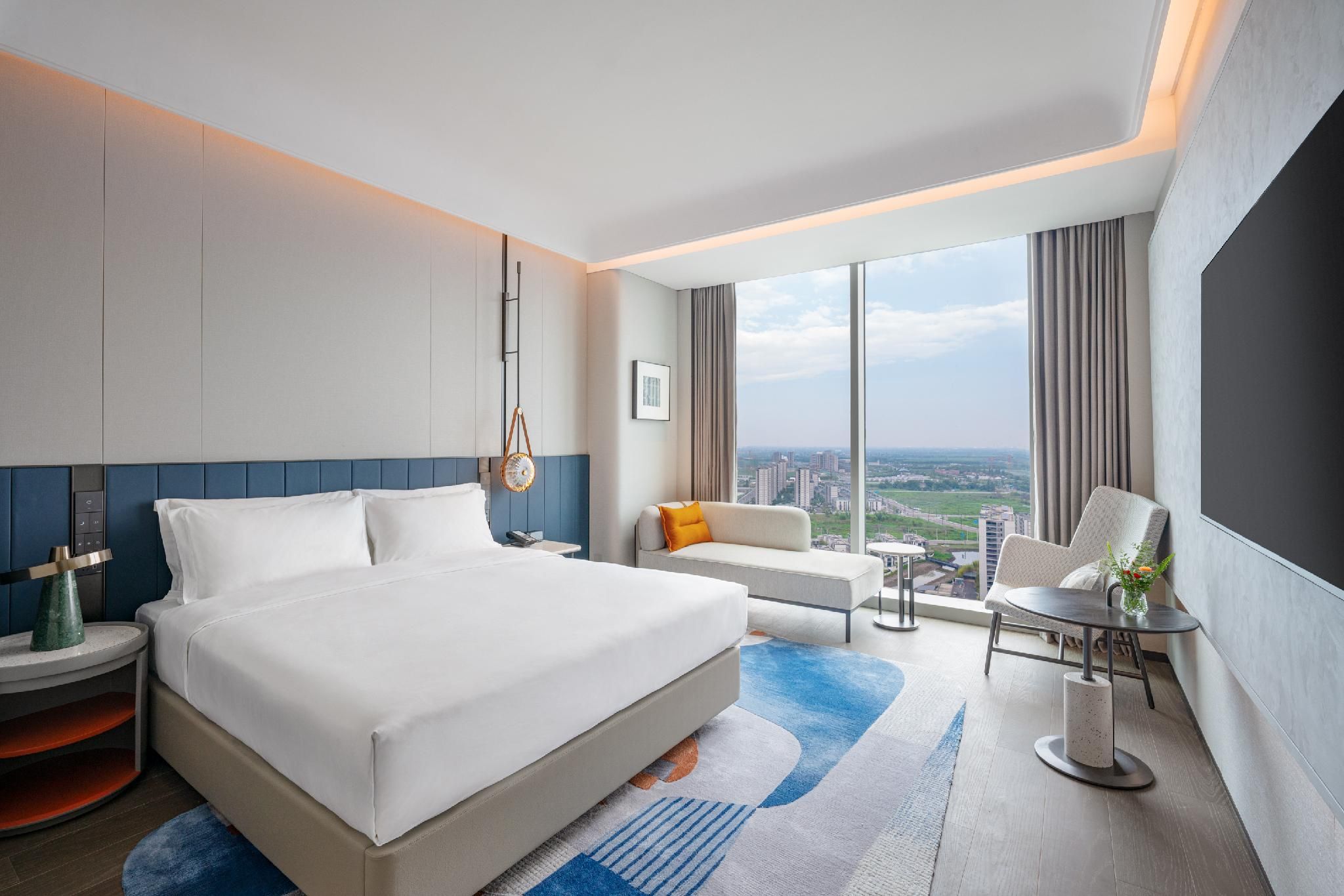 Executive Room with One King-size Bed, City View, and Club Lounge Access