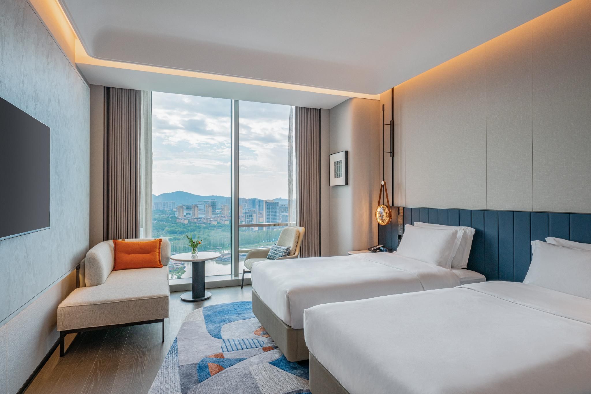Superior Room with two Single Beds and Lake View