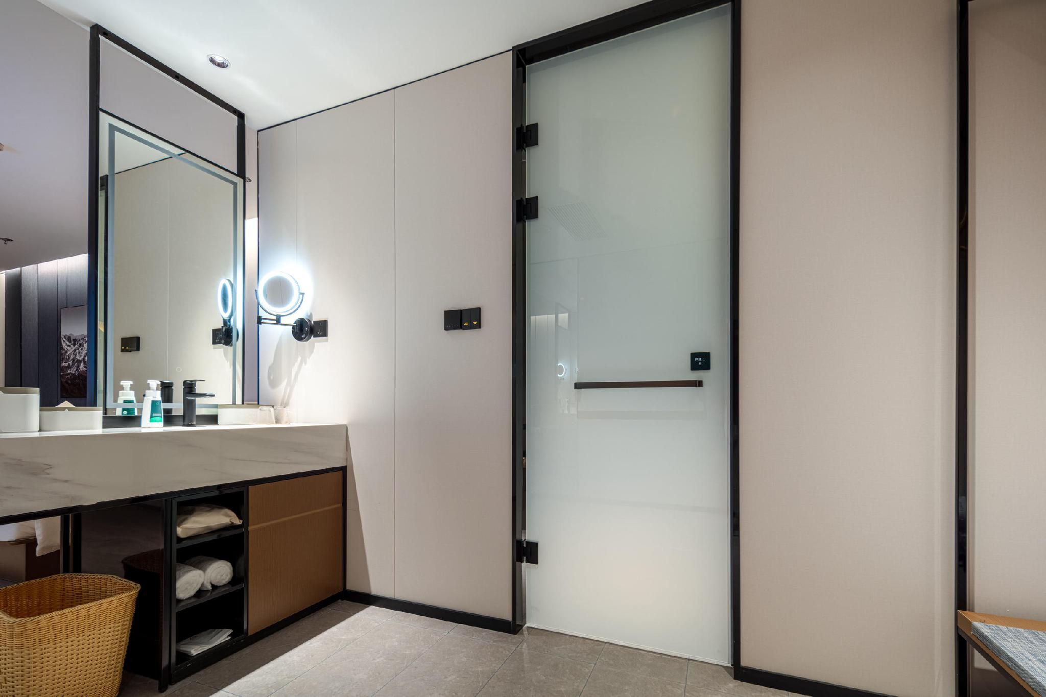 Executive room, Guest room, 1 Queen