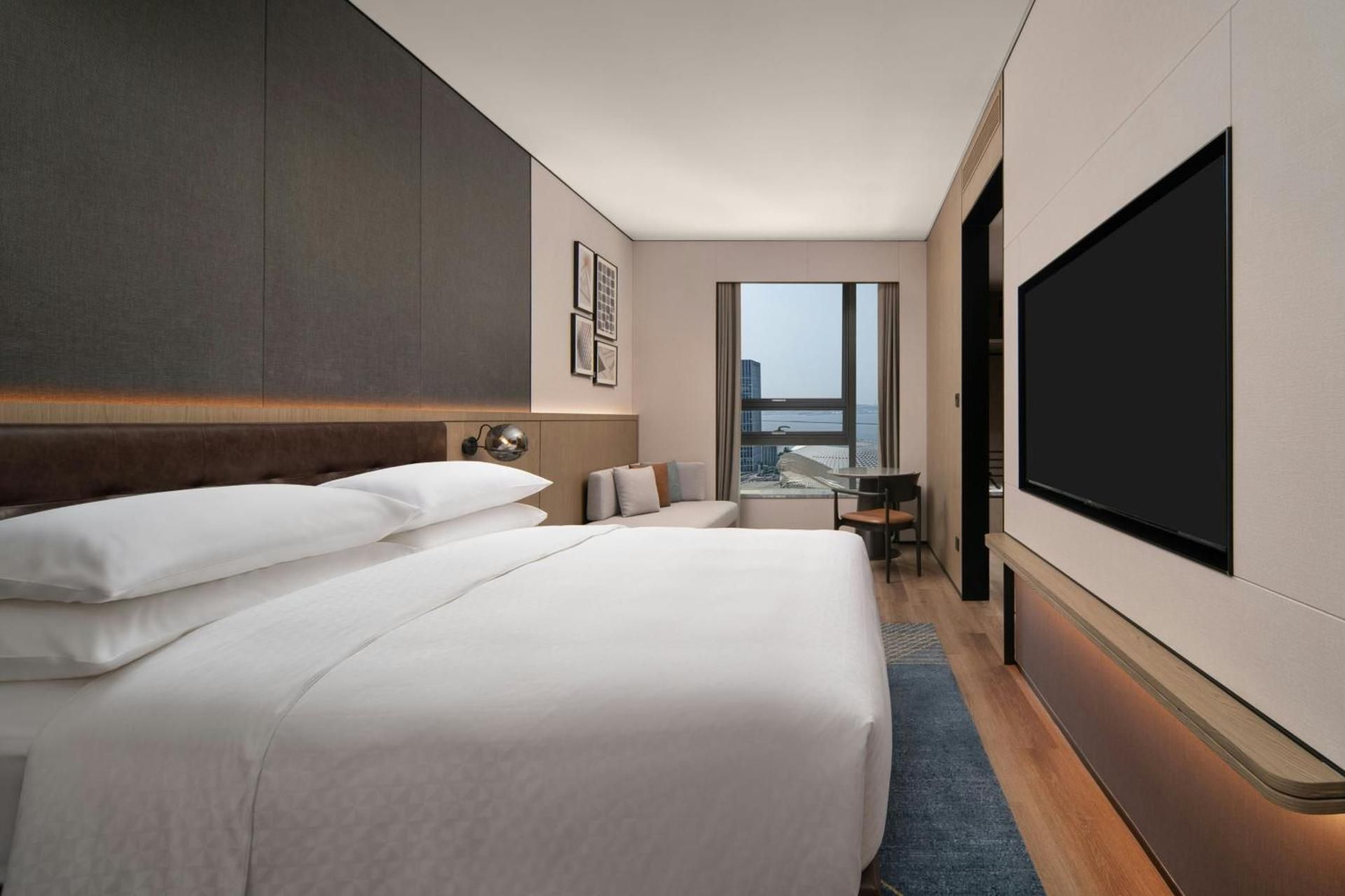 Superior King, Guest room, 1 King, City view