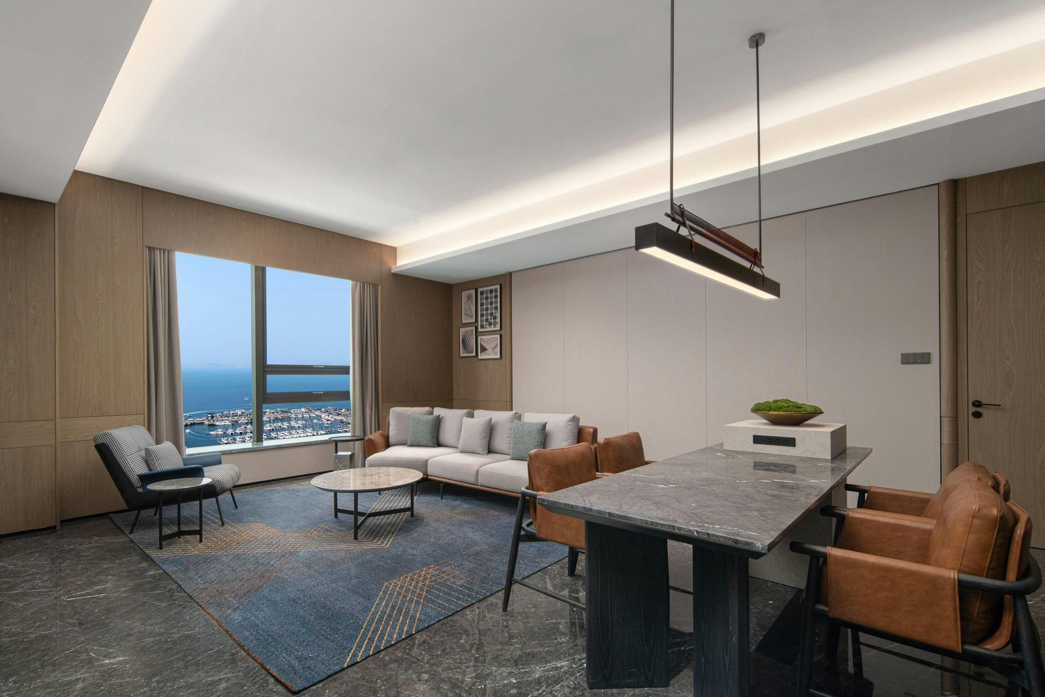 Executive Sea View Suite, 2 Bedroom Suite, Bedroom 1: 1 King, Bedroom 2: 2 Double, Sea view