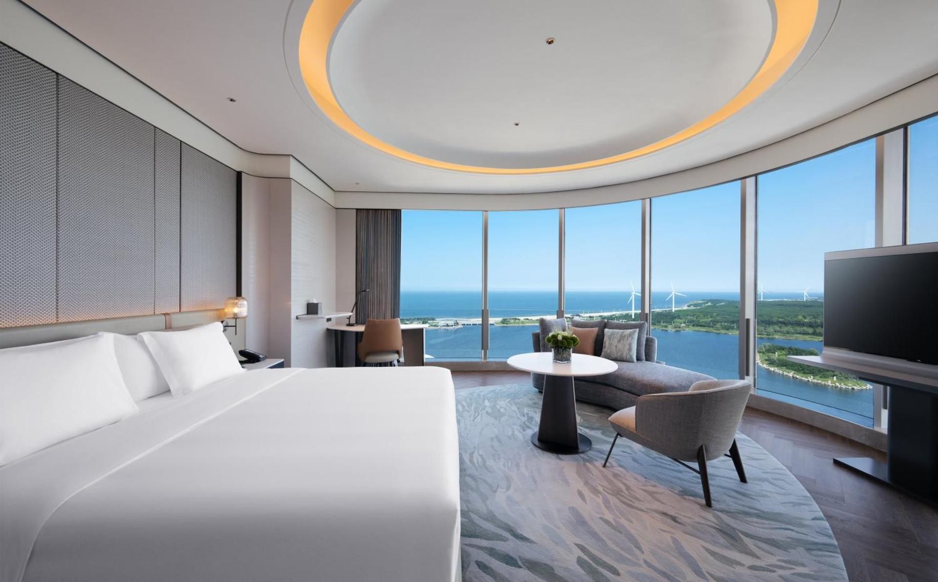 1 King Standard Sea View