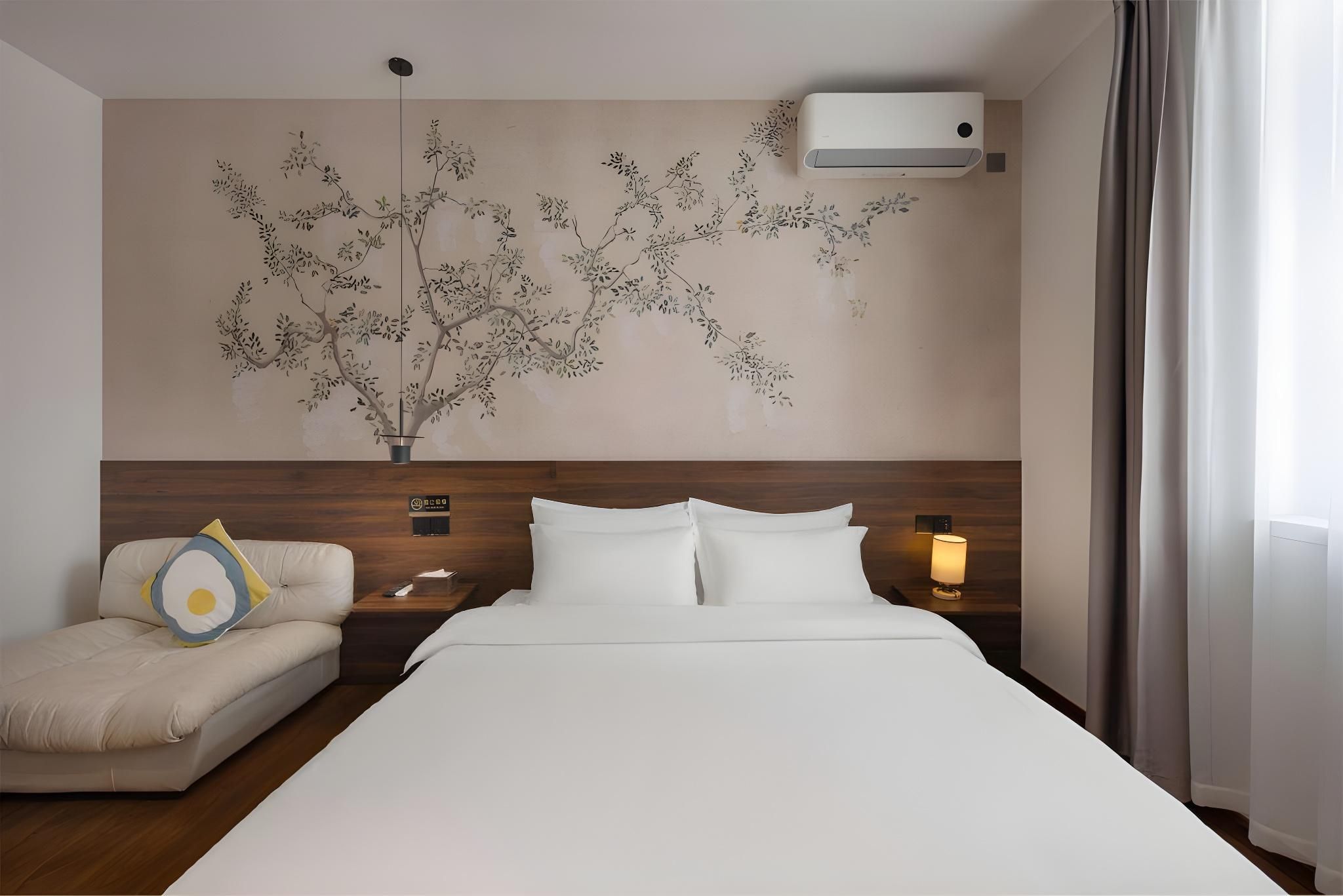 Comfort Queen Room