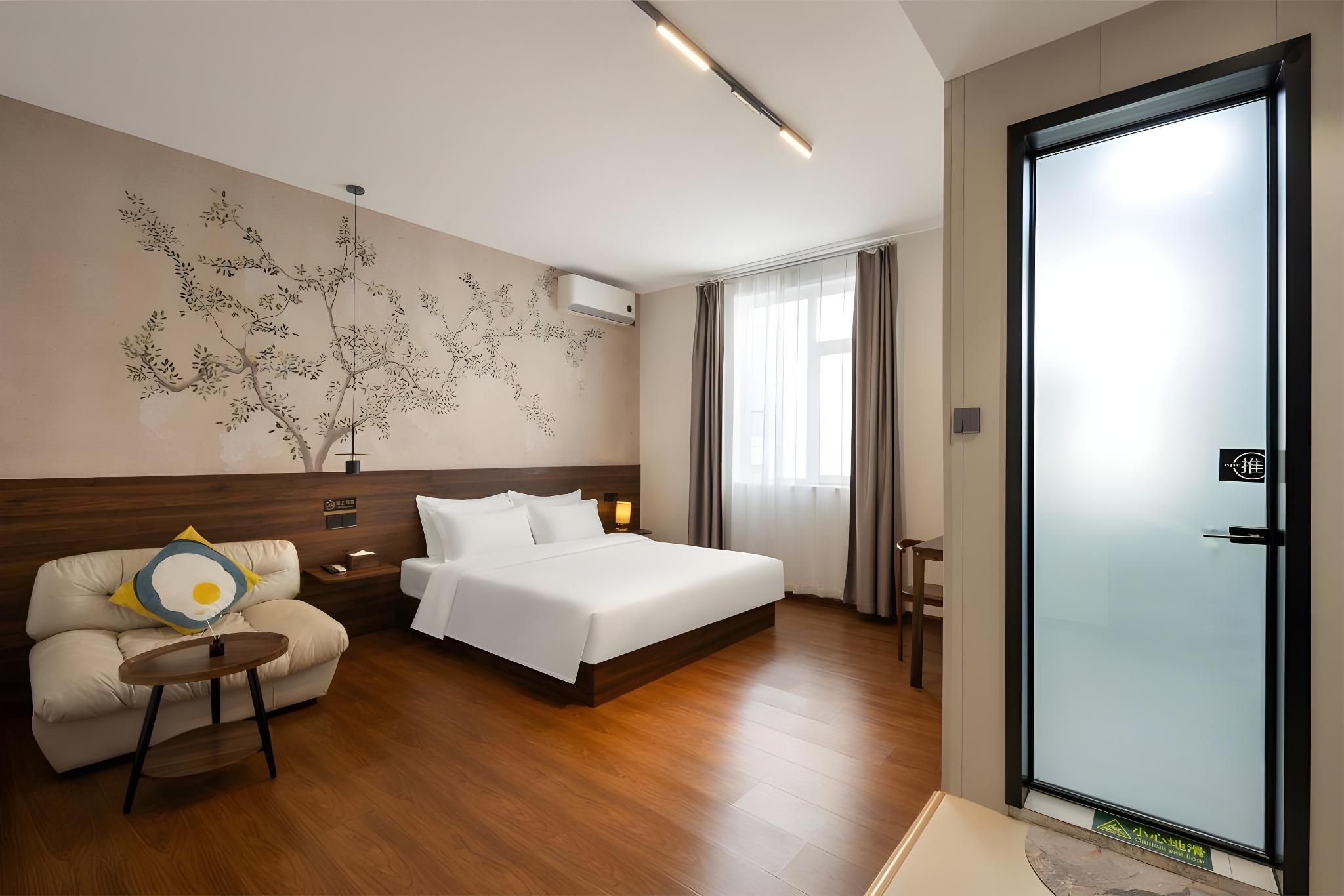 Comfort Queen Room
