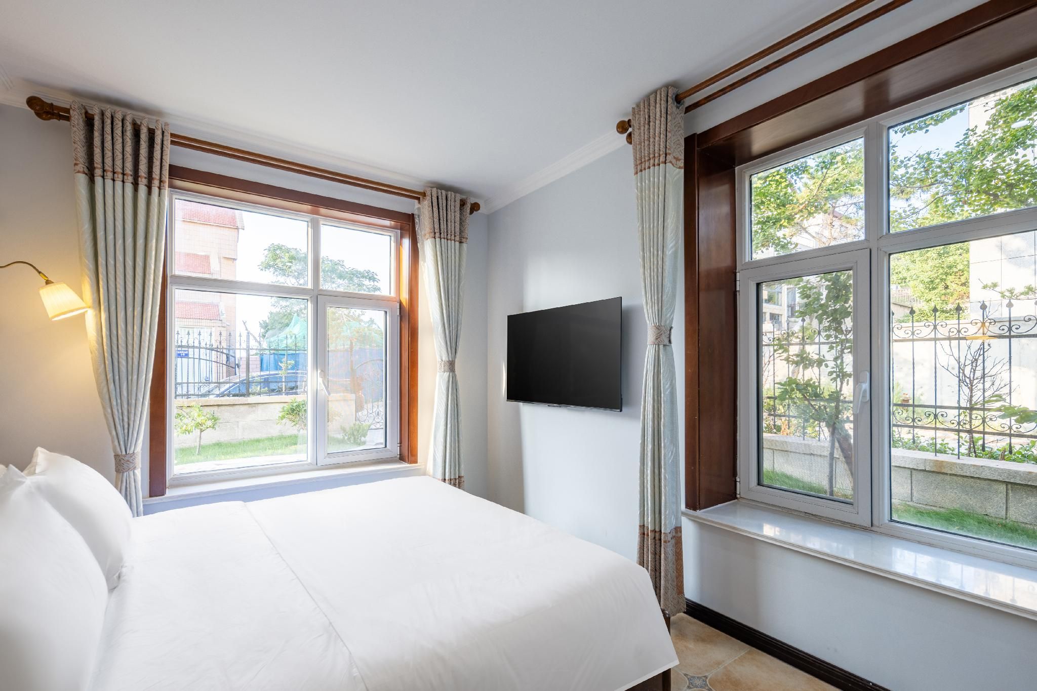 Comfort Queen Room