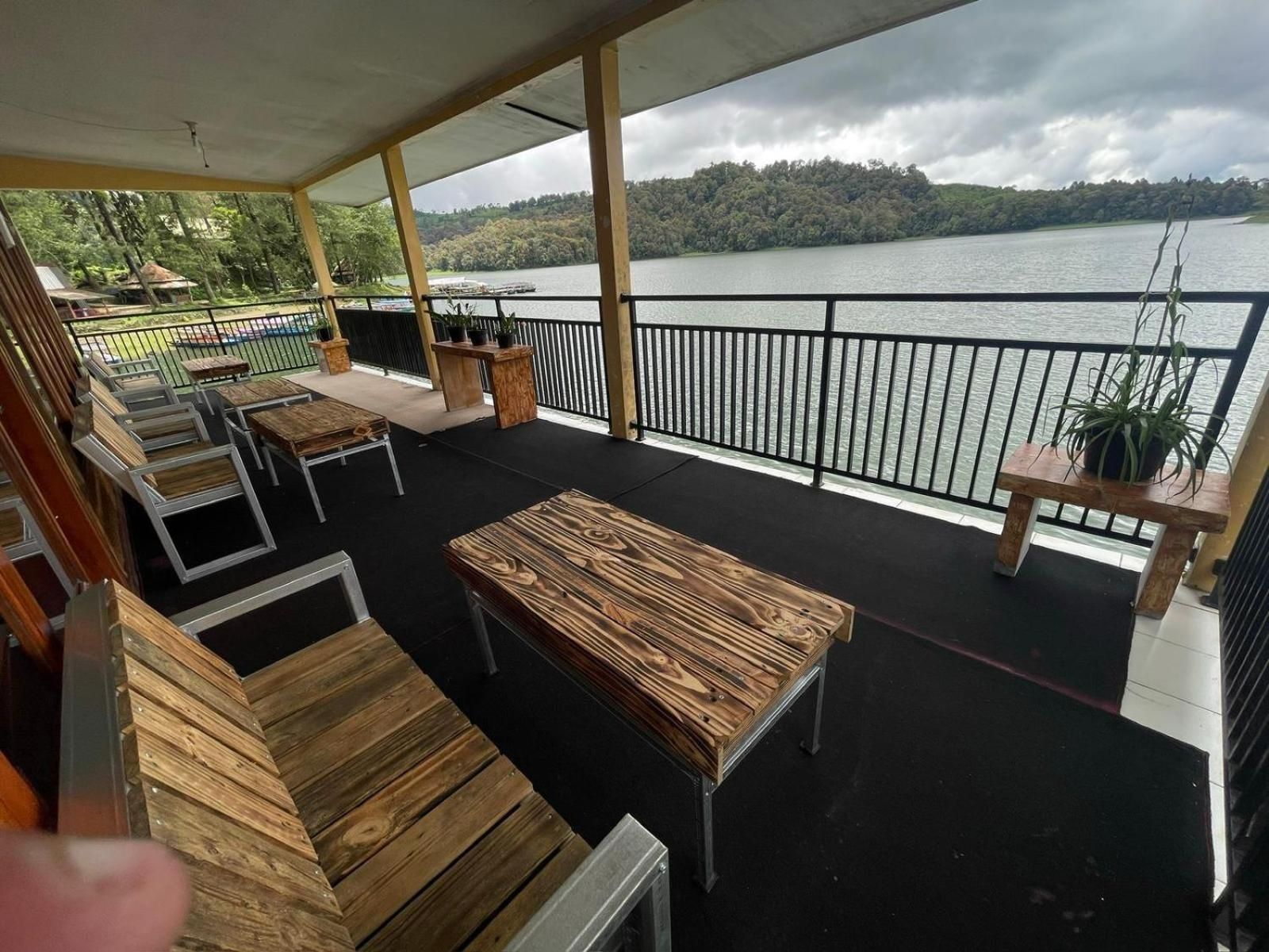 Family Room with Lake View