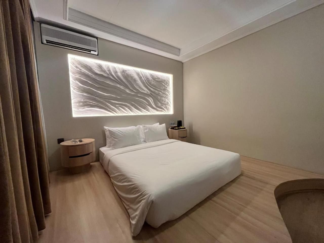 Junior Suite with Balcony