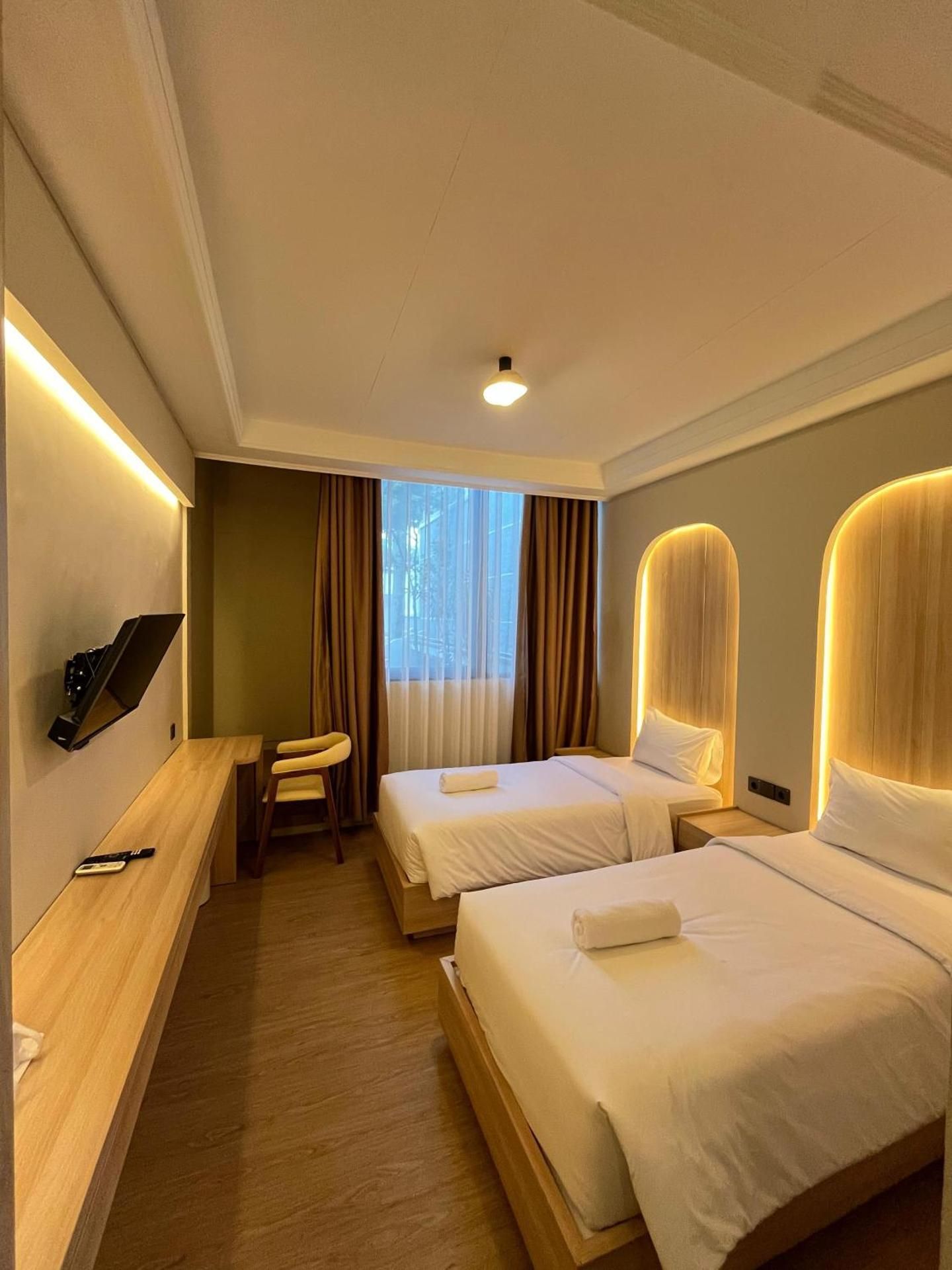 Standard Twin Room