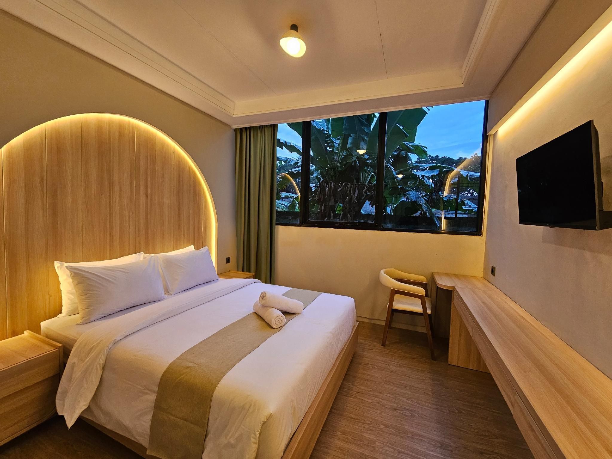 One-Bedroom Queen