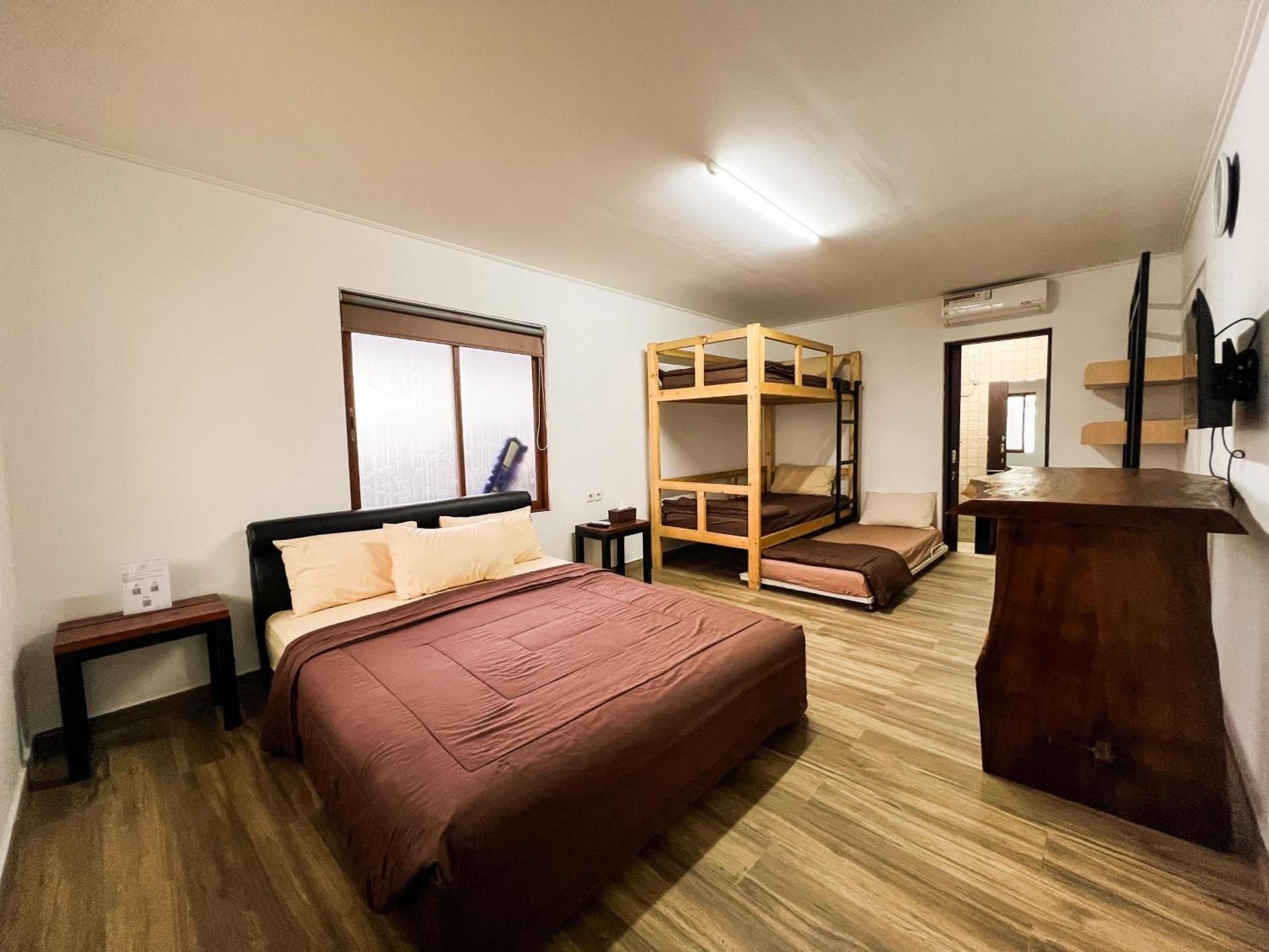 Deluxe Family Room