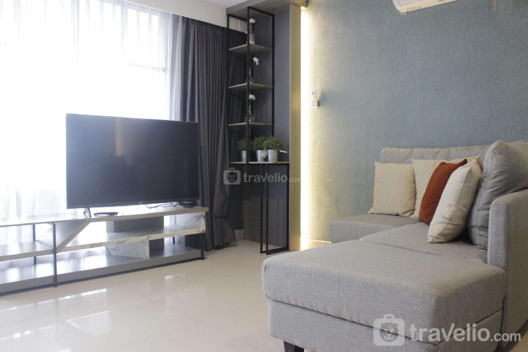 Modern 2BR Tamansari Tera Residence By Travelio