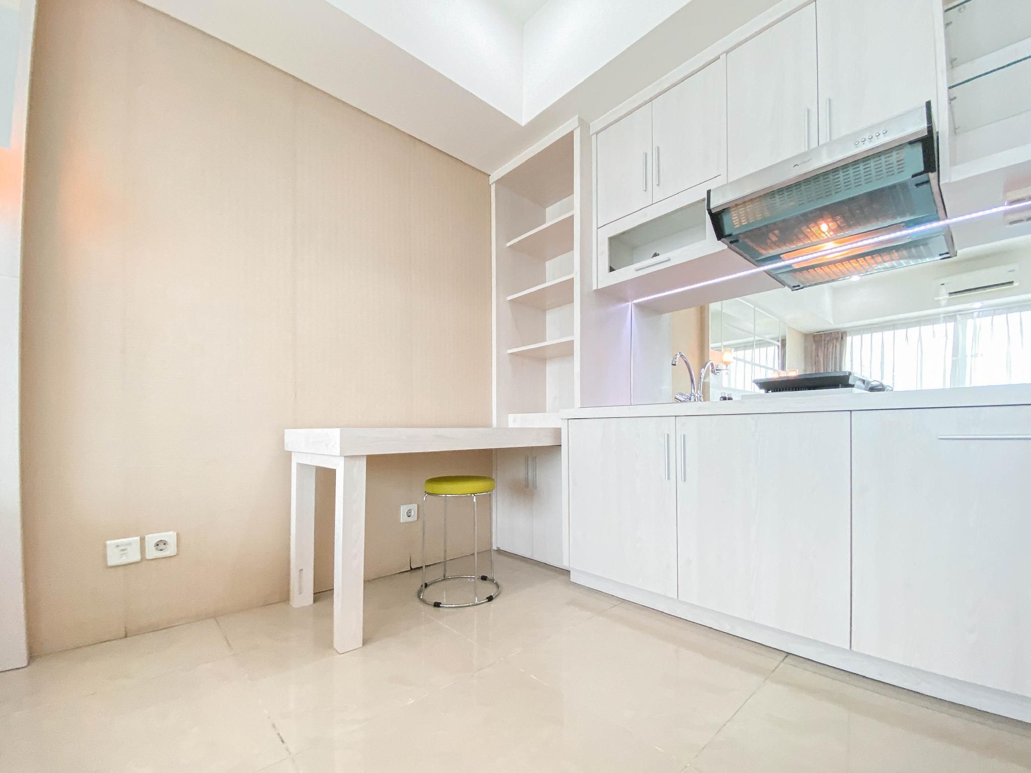 Simply Studio Apt Tamansari La Grande By Travelio