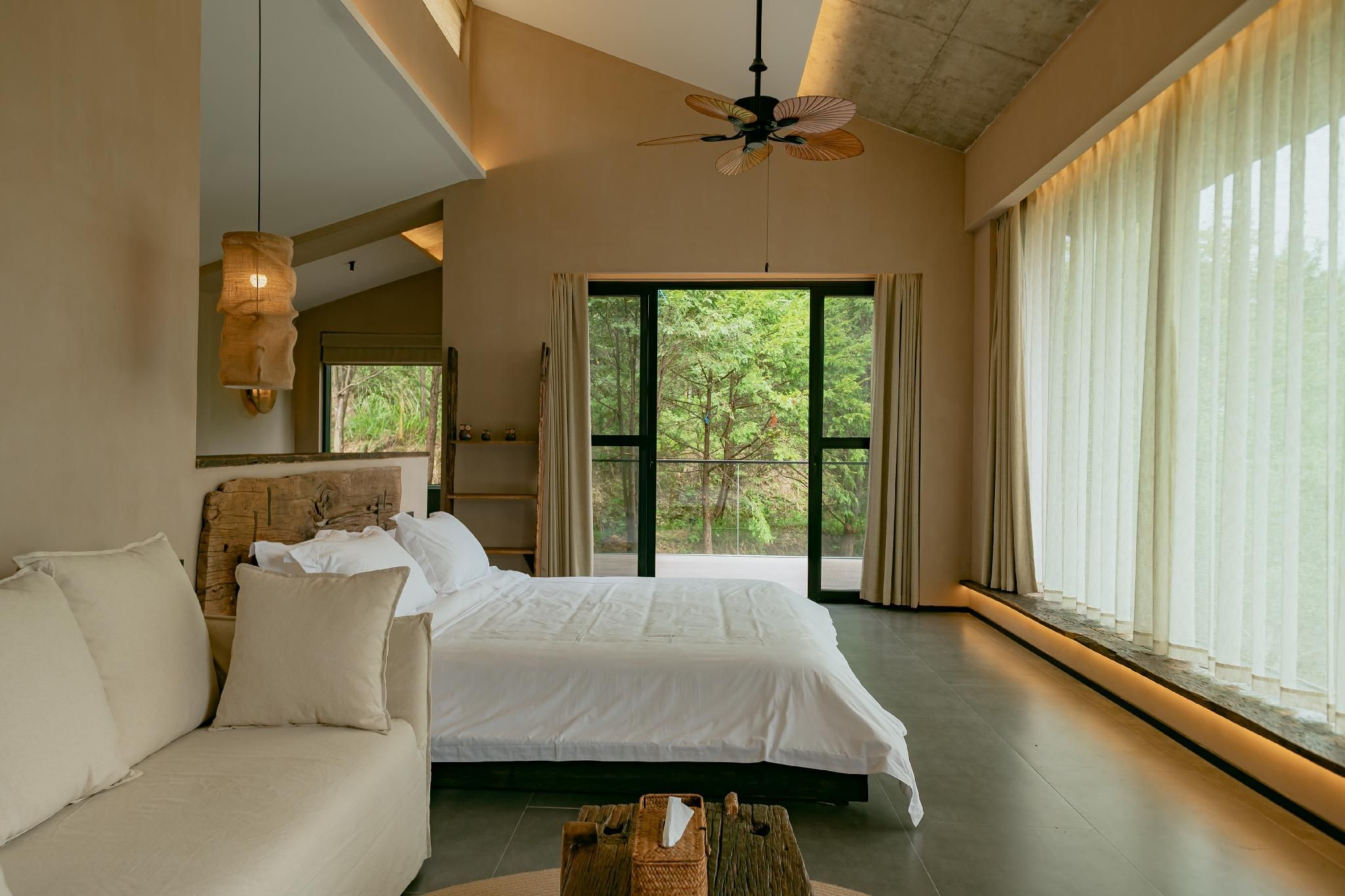 Deluxe Double Room Mountain View