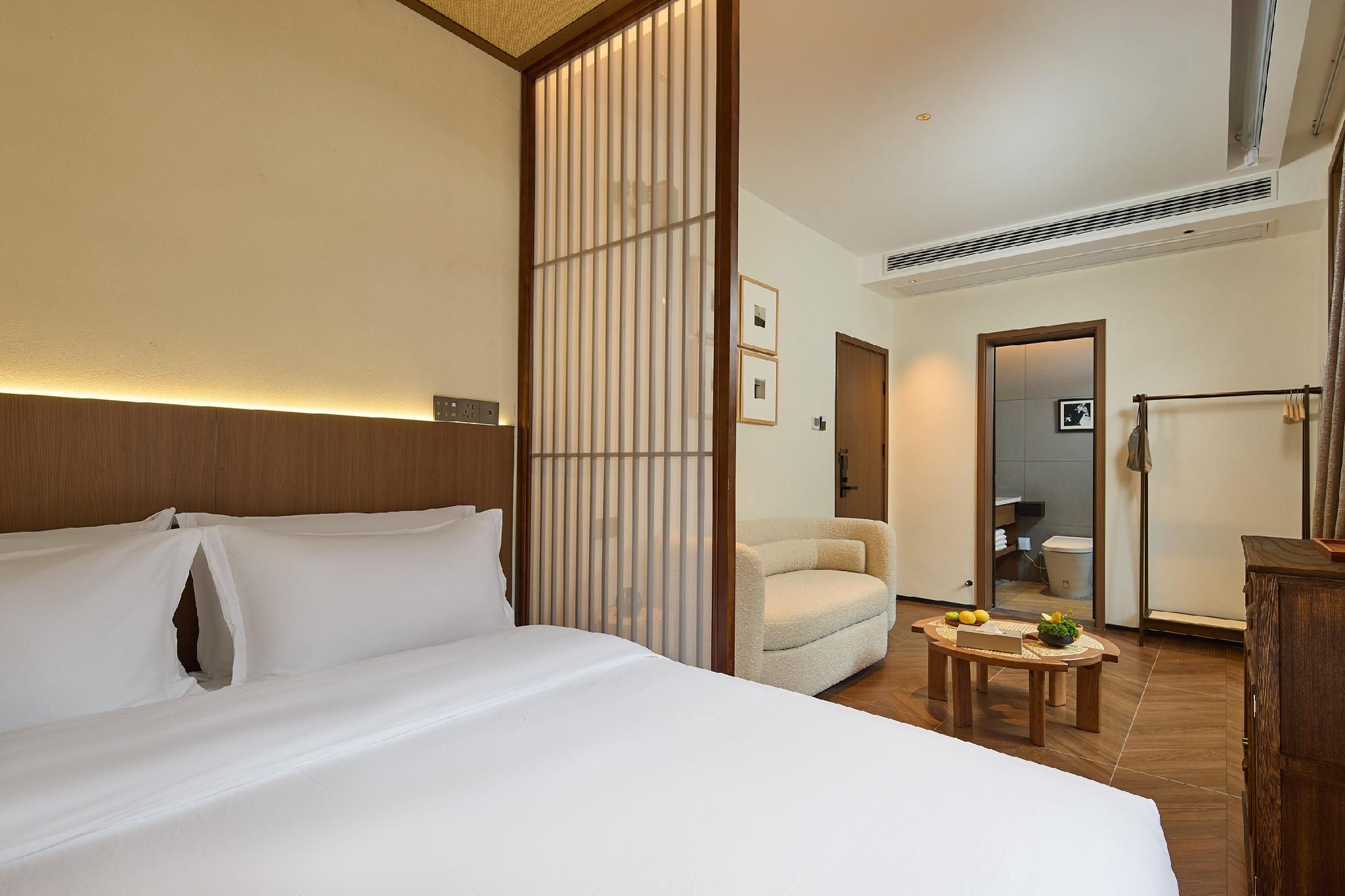Tatami Queen Room
