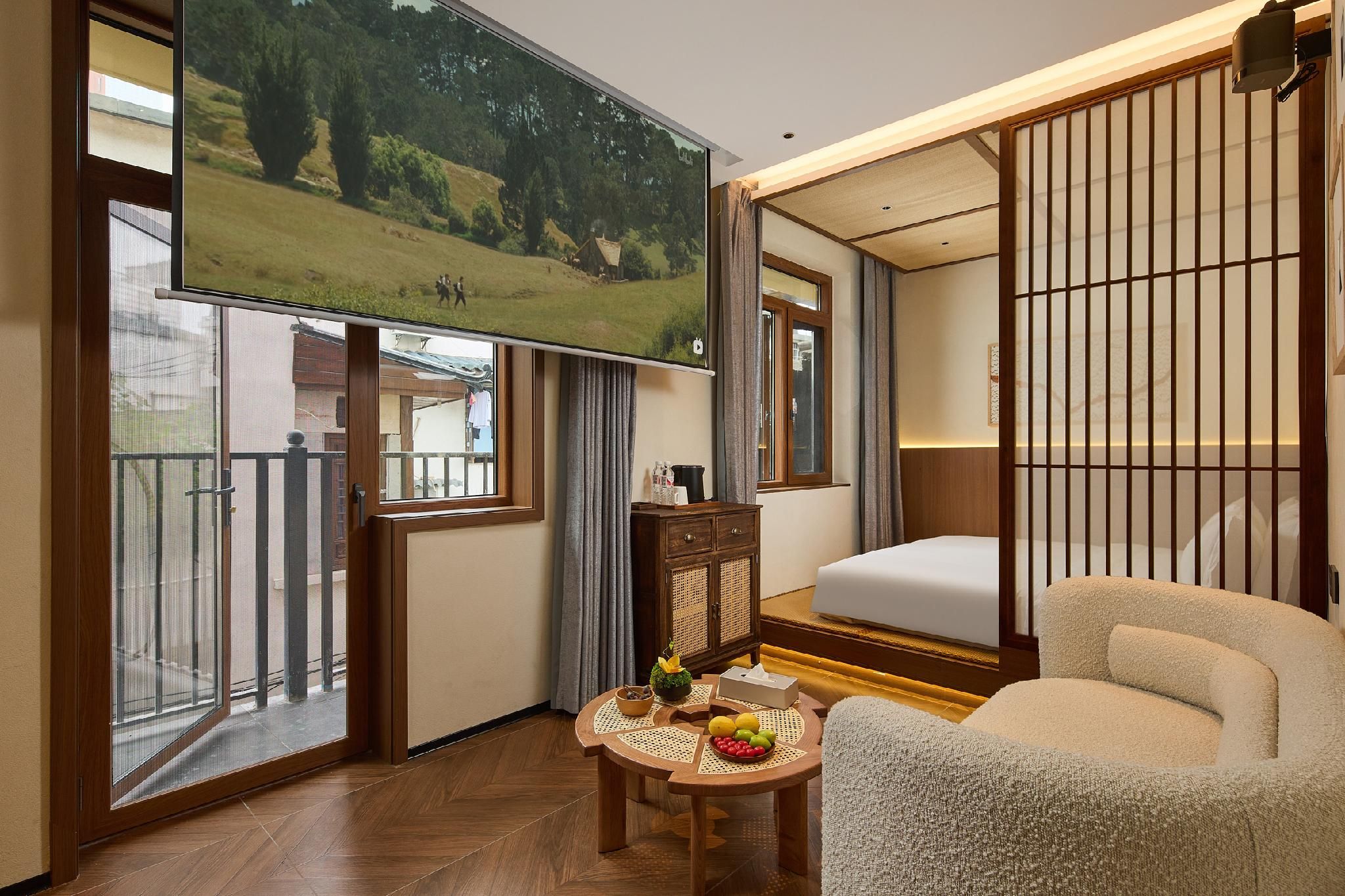 Tatami Queen Room