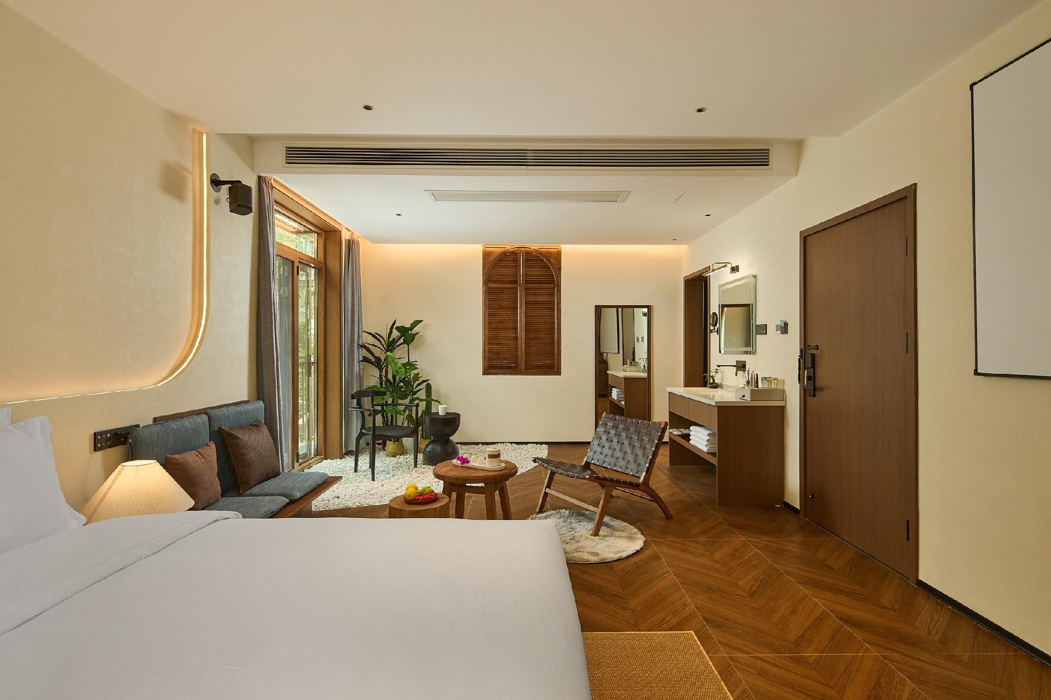 Queen Room with View