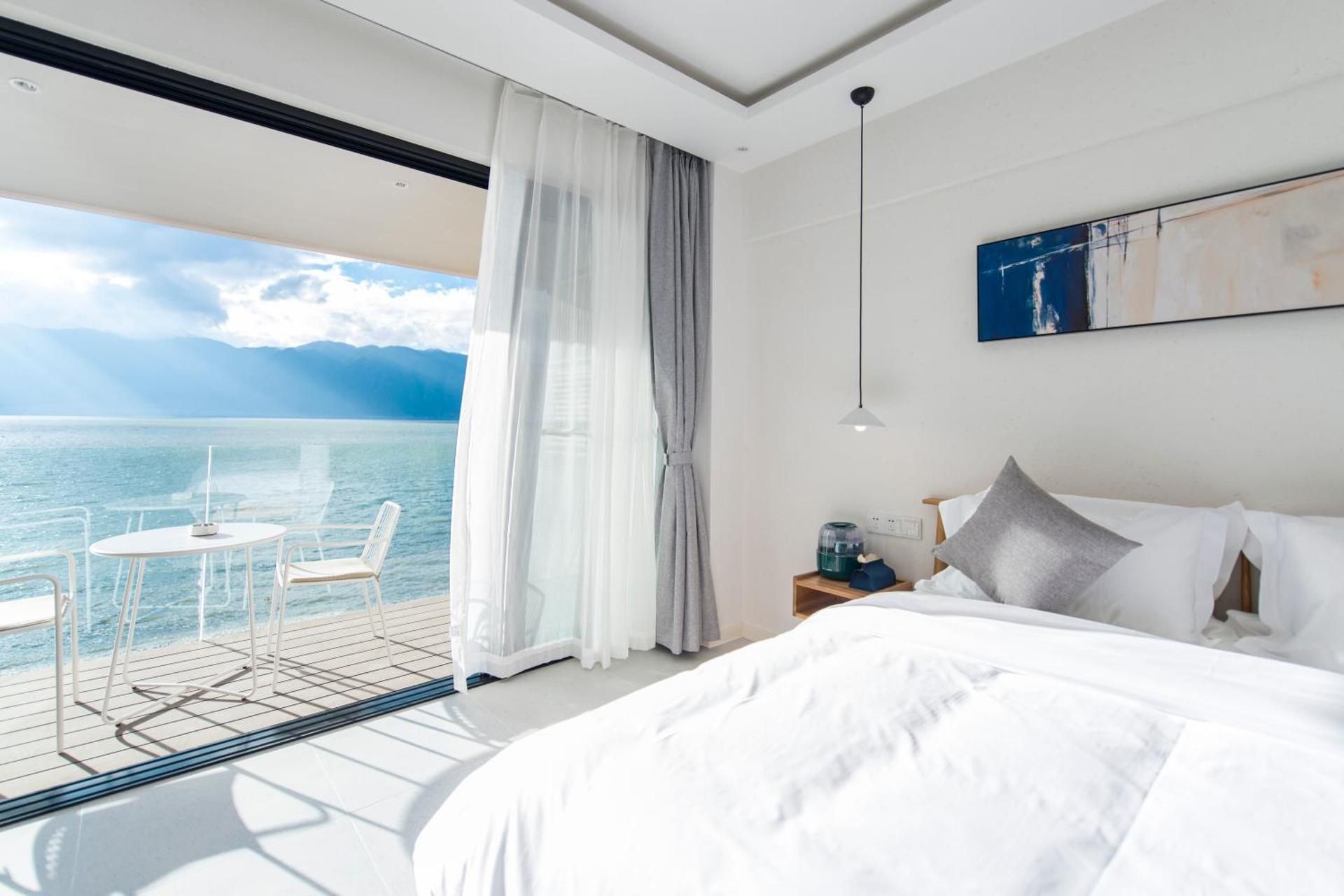 Deluxe Double Room with Shower