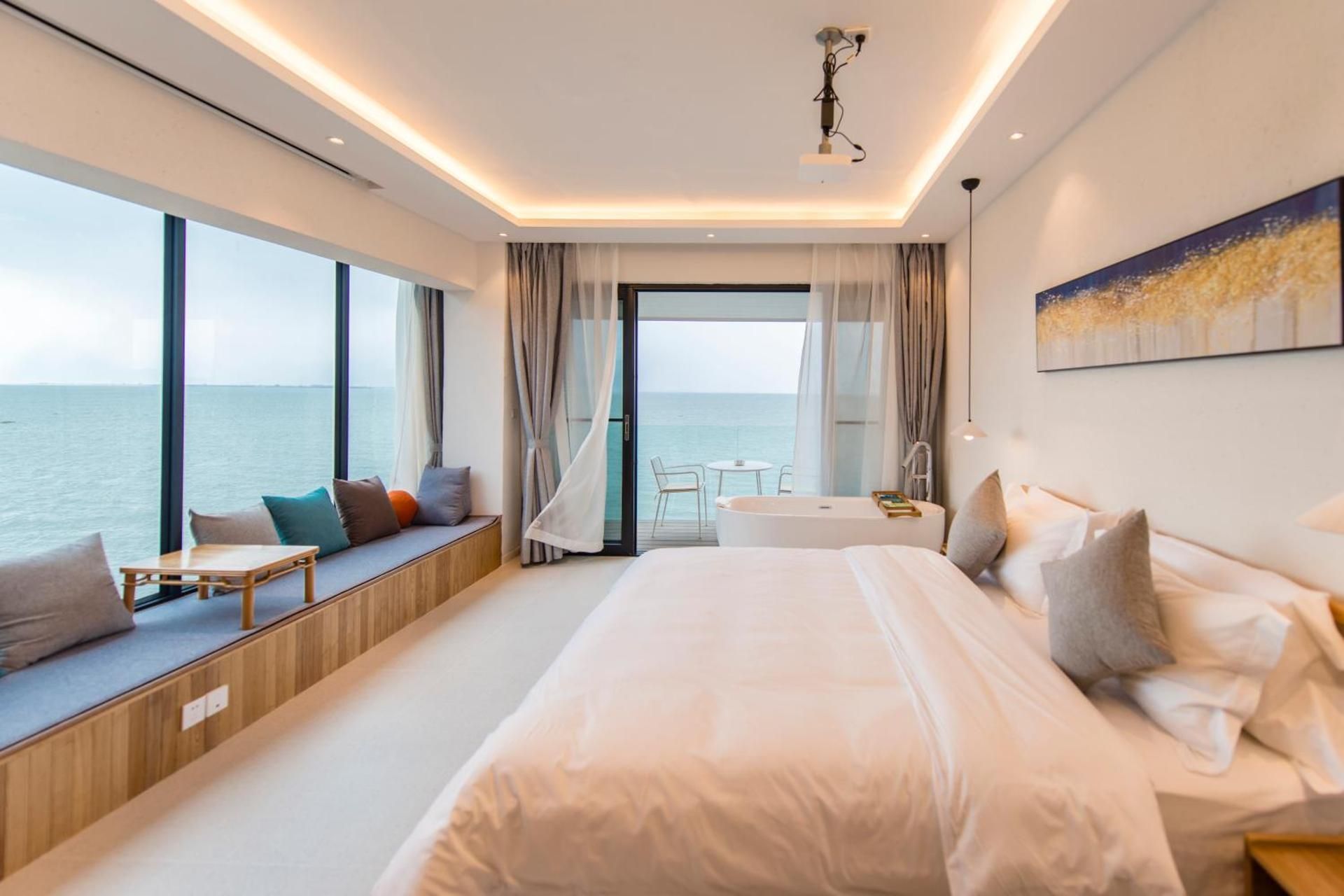 Standard Triple Room with Sea View