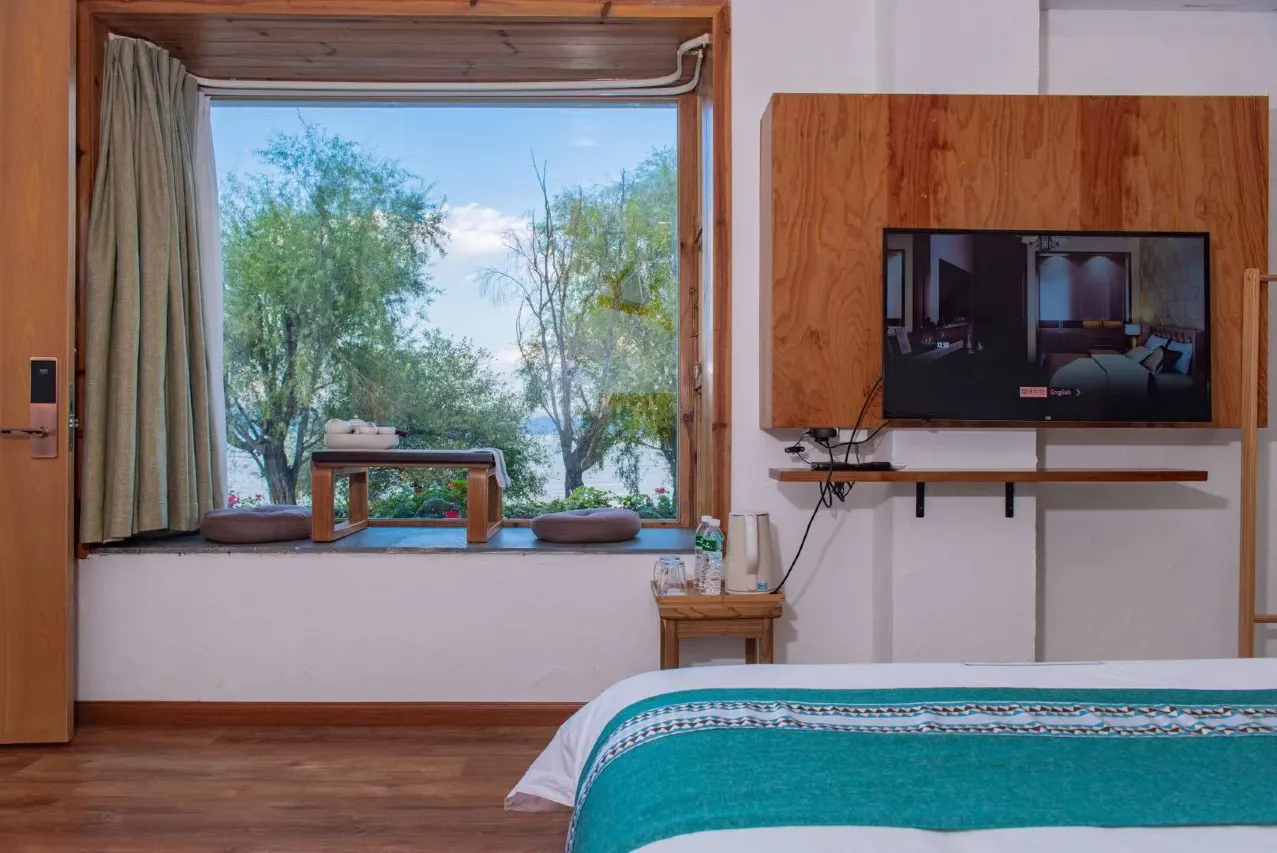Queen Room with View