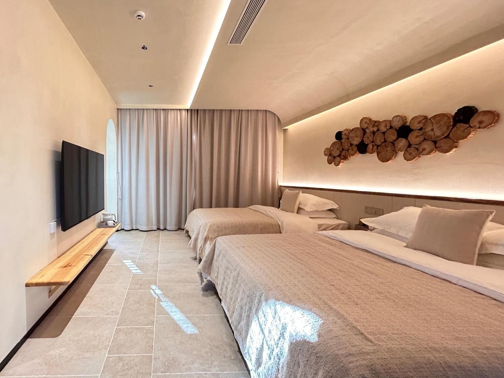 Family Room with Mountain View